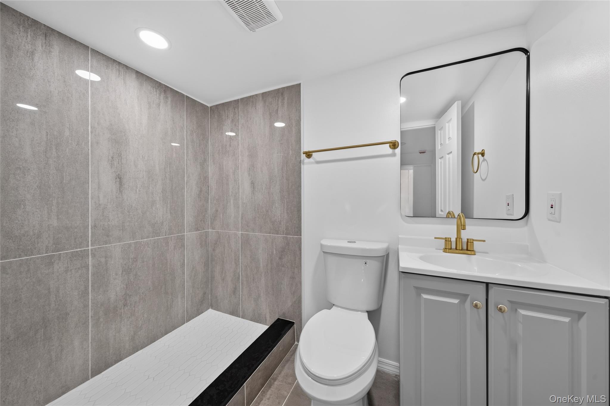 28 Roslyn Avenue – For Sale photo 18