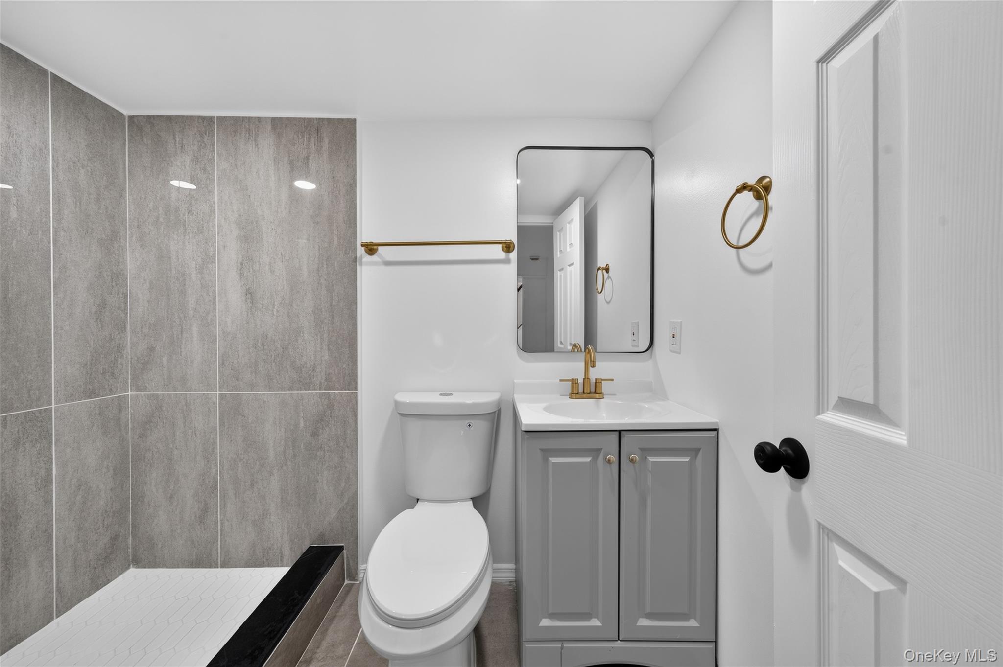 28 Roslyn Avenue – For Sale photo 19