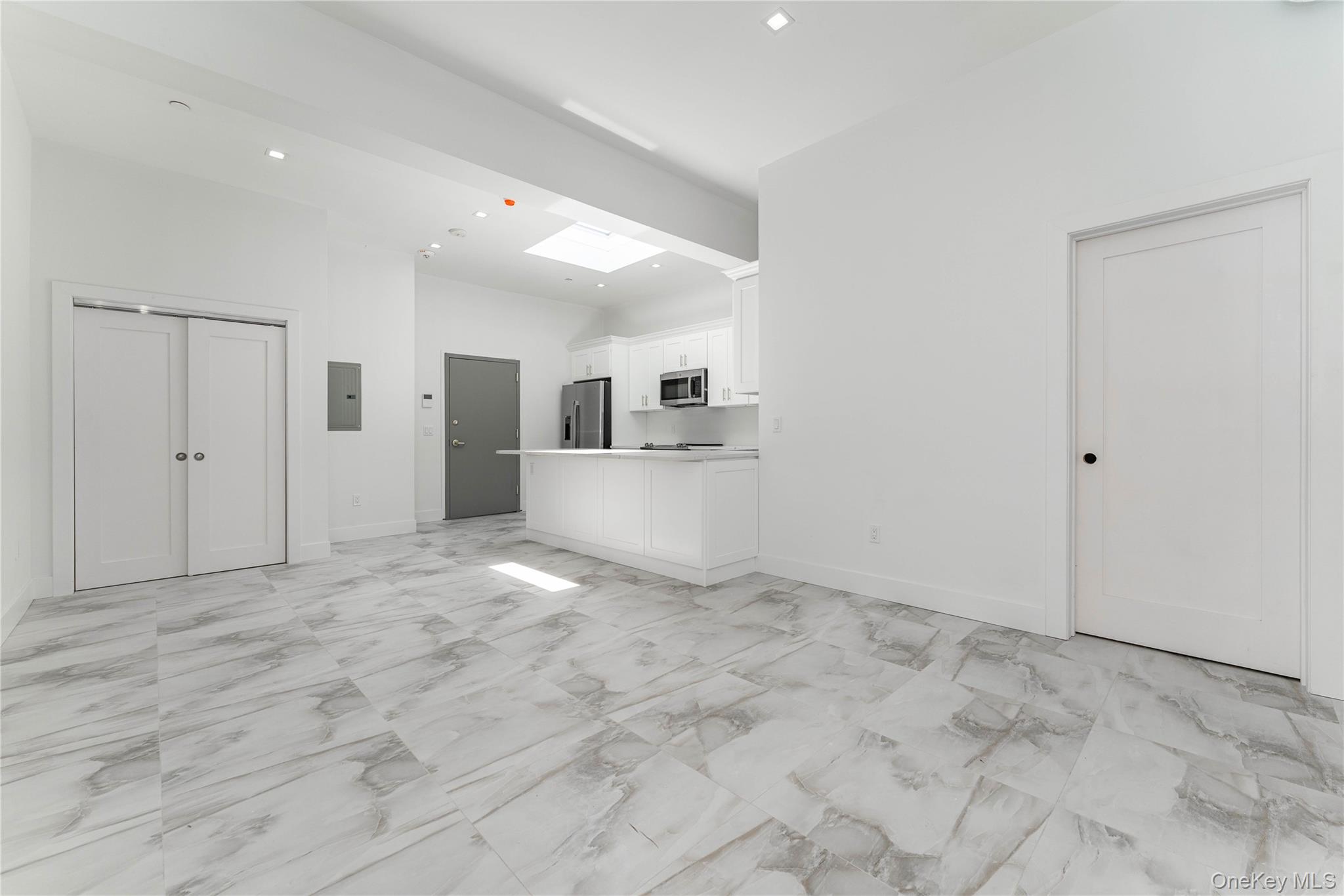 138 E Park Avenue, Unit 2 photo 4