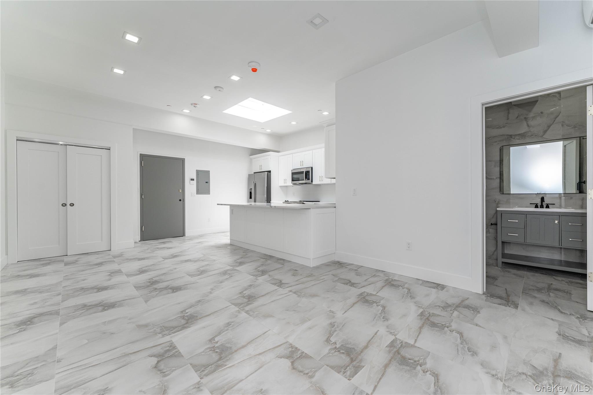 138 E Park Avenue, Unit 2 photo 3