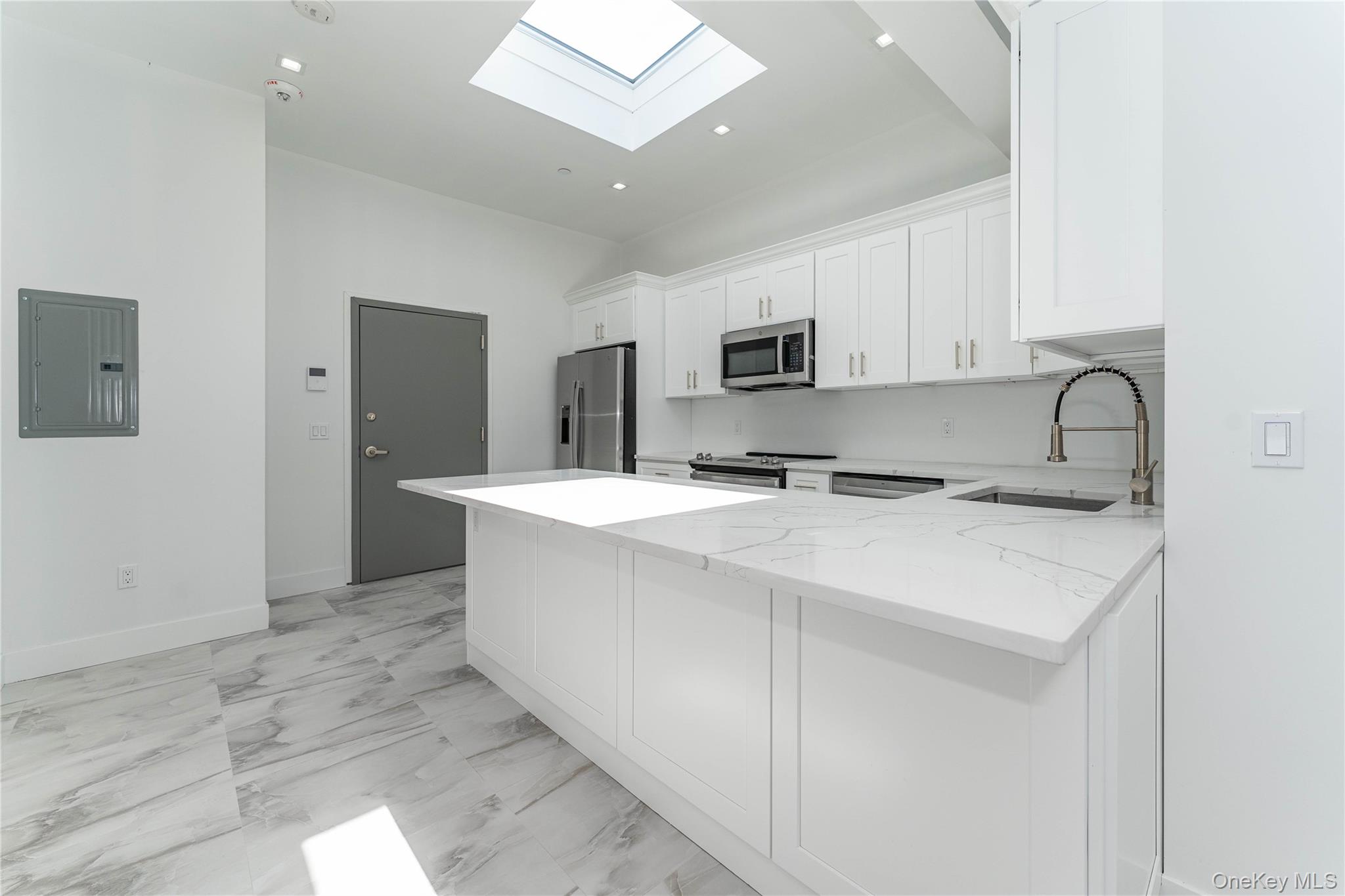 138 E Park Avenue, Unit 2 photo 6