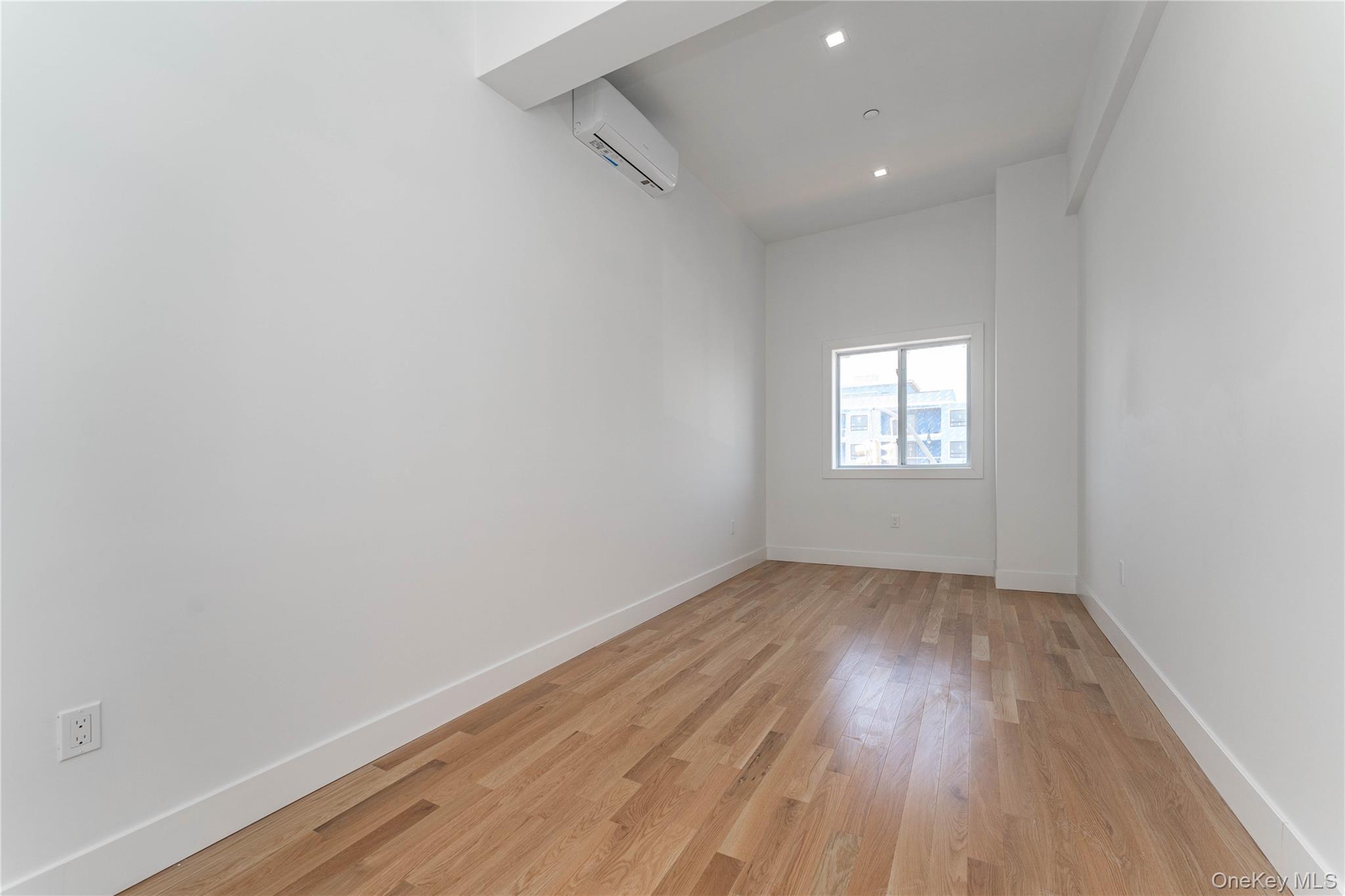 138 E Park Avenue, Unit 2 photo 8