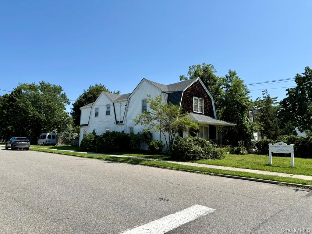 165 Ocean Avenue N – For Sale photo 2