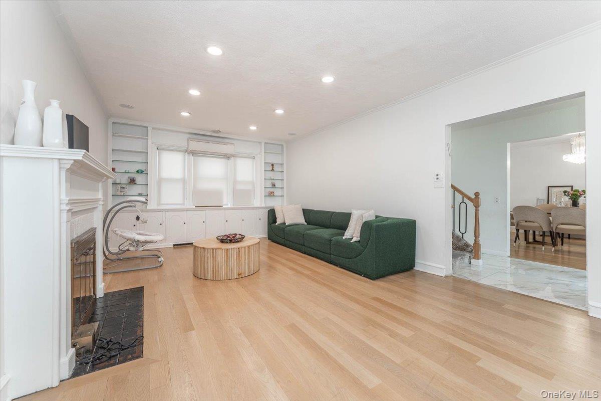 1068 Highland Place – For Sale photo 2