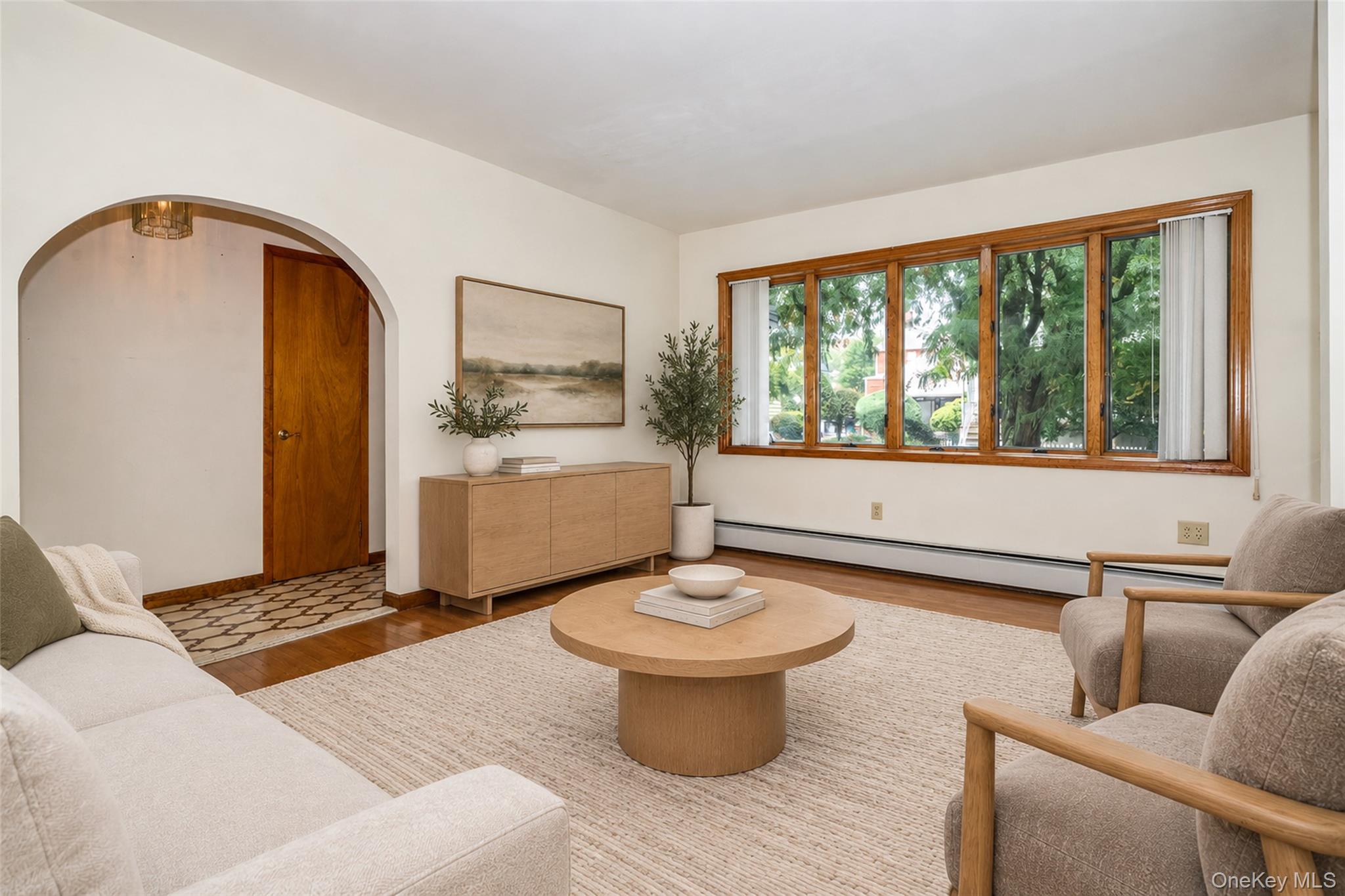 1559 Hollywood Avenue – For Sale photo 3