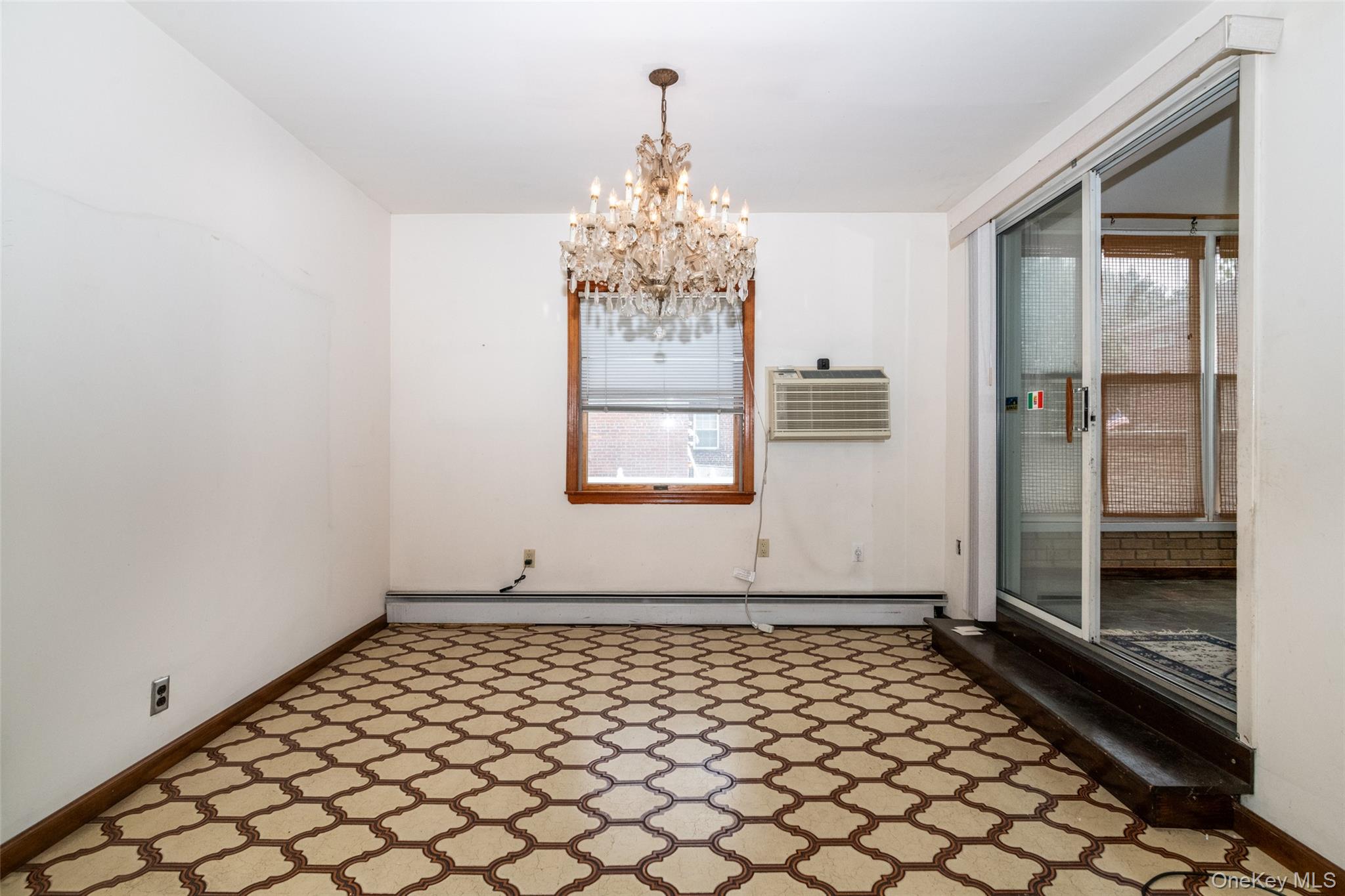 1559 Hollywood Avenue – For Sale photo 9