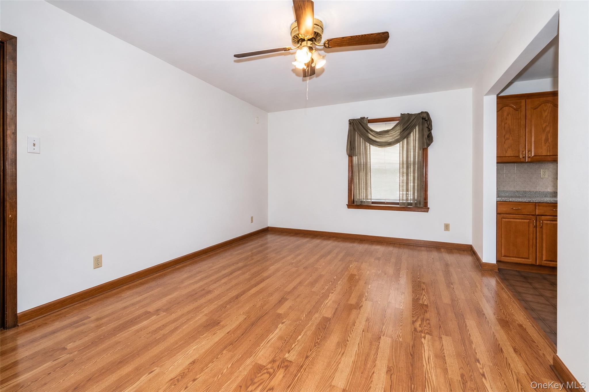 1559 Hollywood Avenue – For Sale photo 18