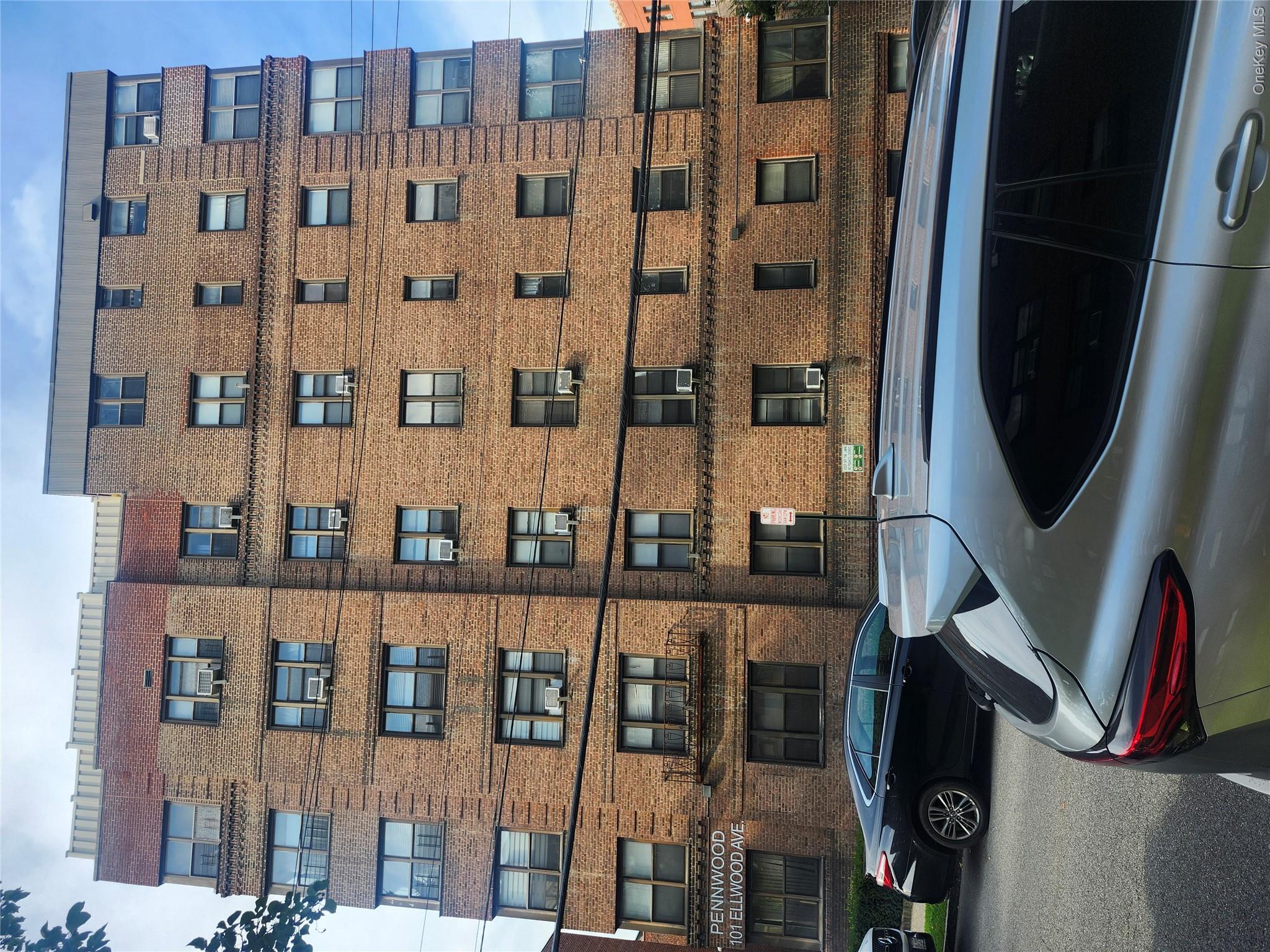 101 Ellwood Avenue, Unit 7E