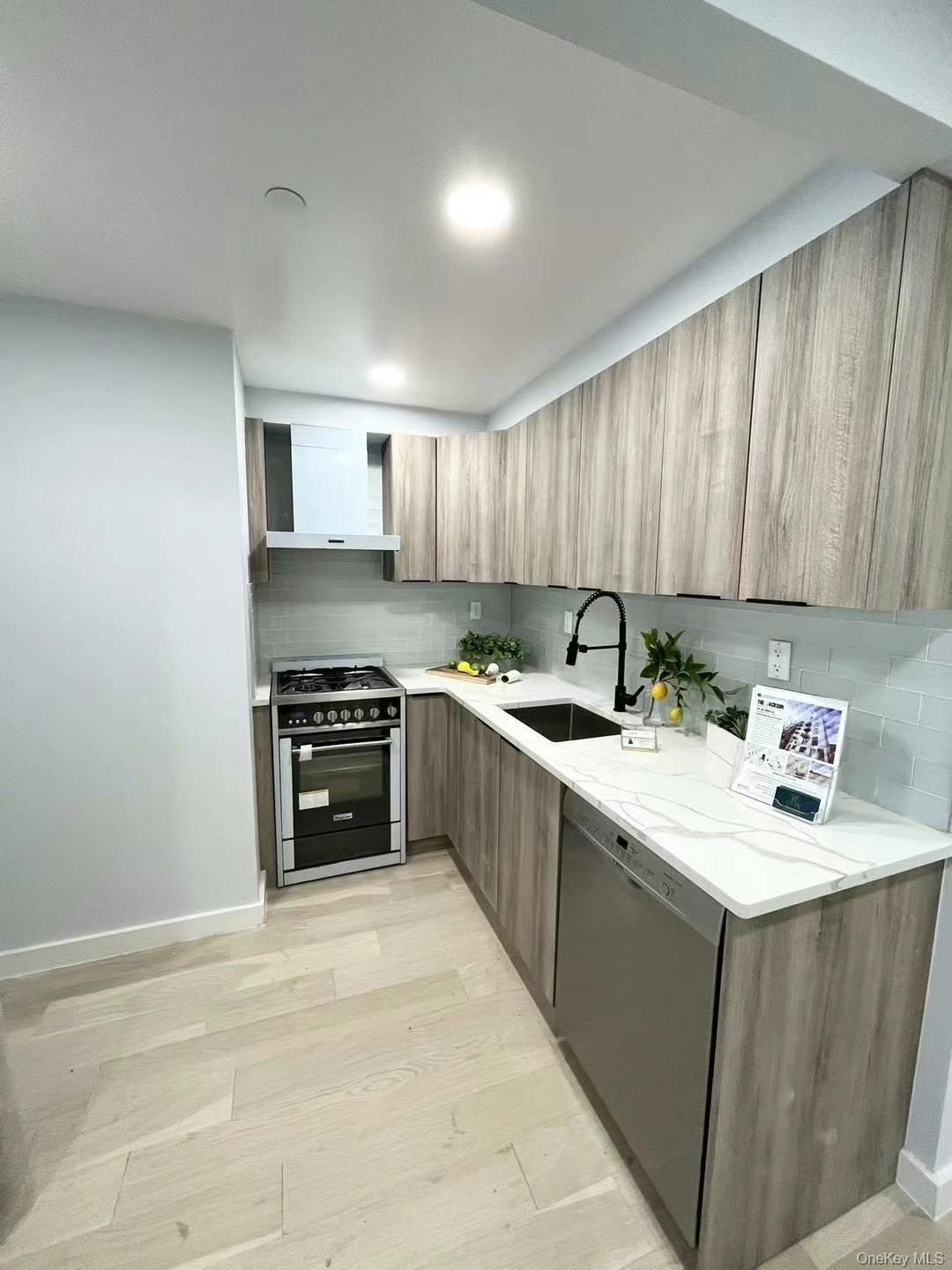 37-32 89th Street, Unit 2C photo 3