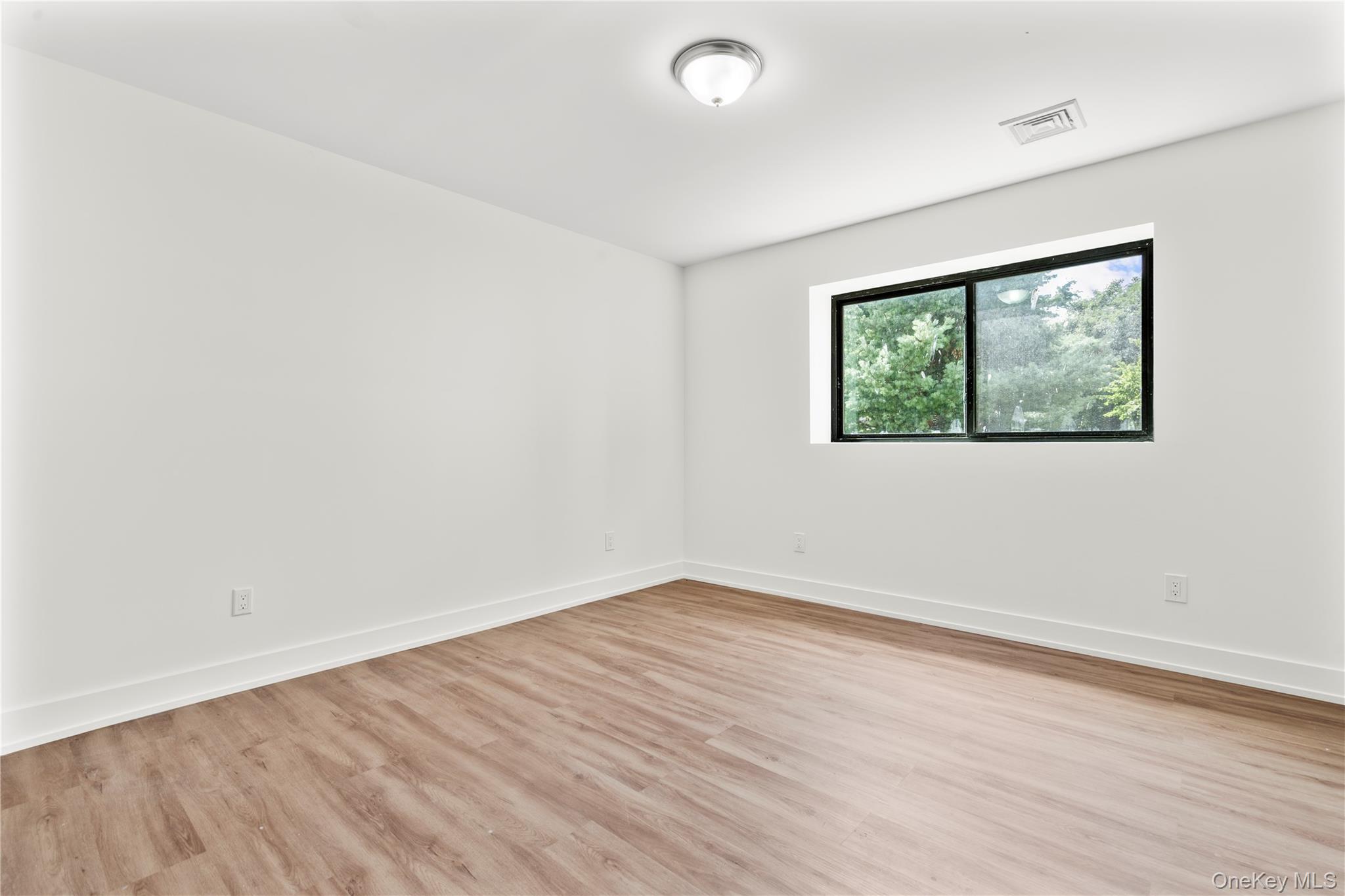 230 Trenchard Street – For Sale photo 30