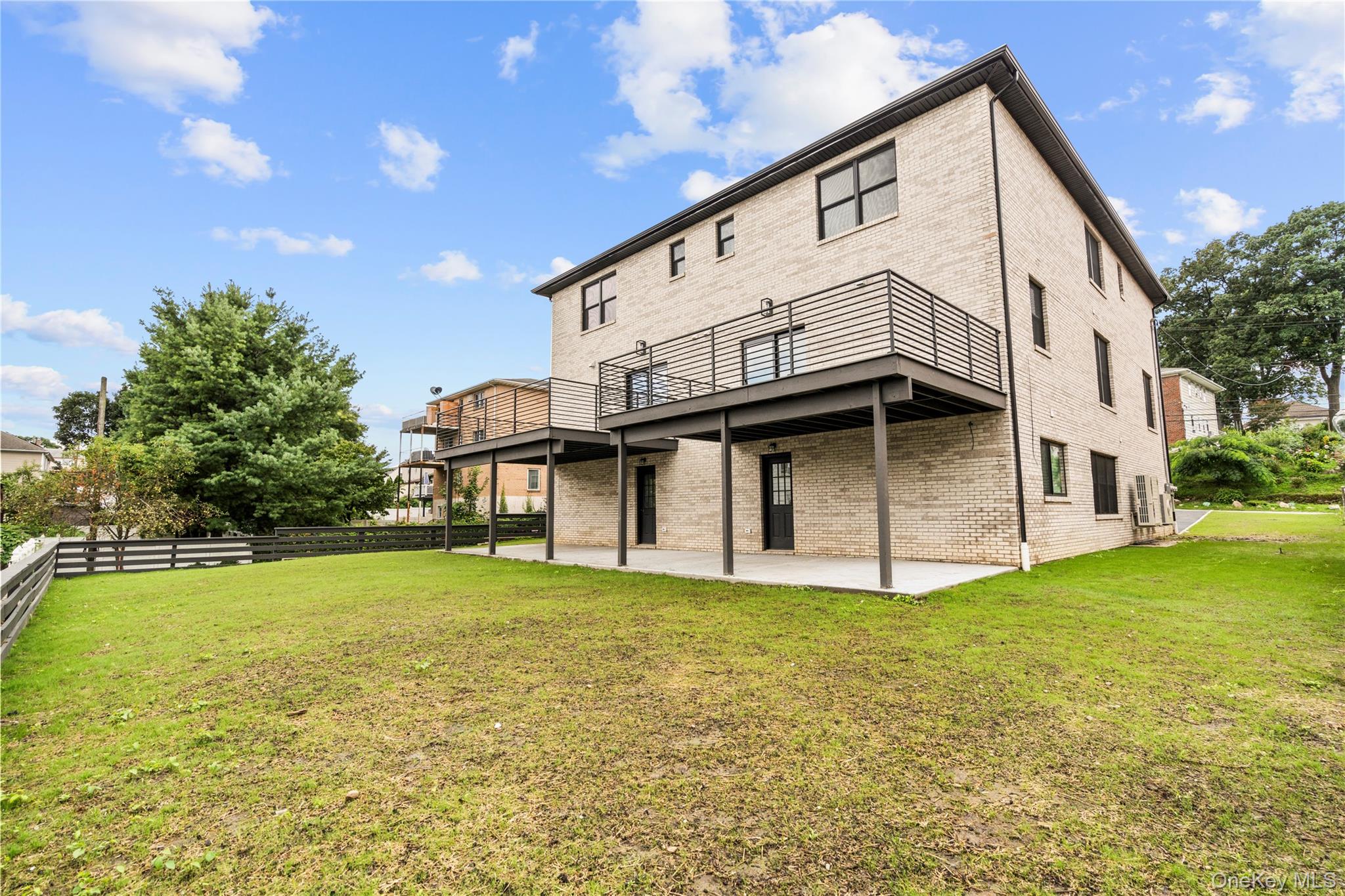230 Trenchard Street – For Sale photo 48