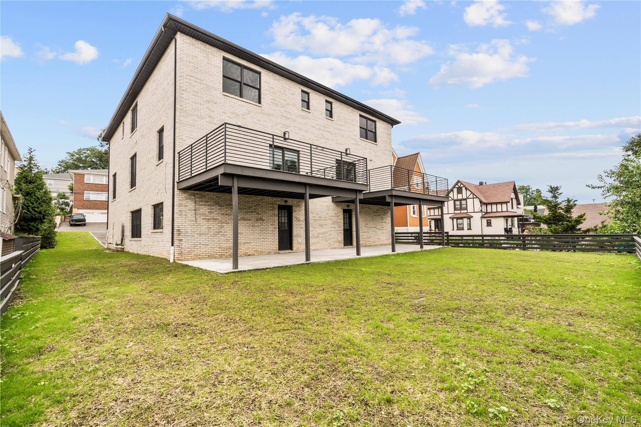 230 Trenchard Street – For Sale photo 49