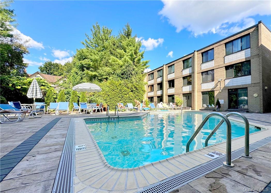 680 W Boston Post Road, Unit 3Q photo 3