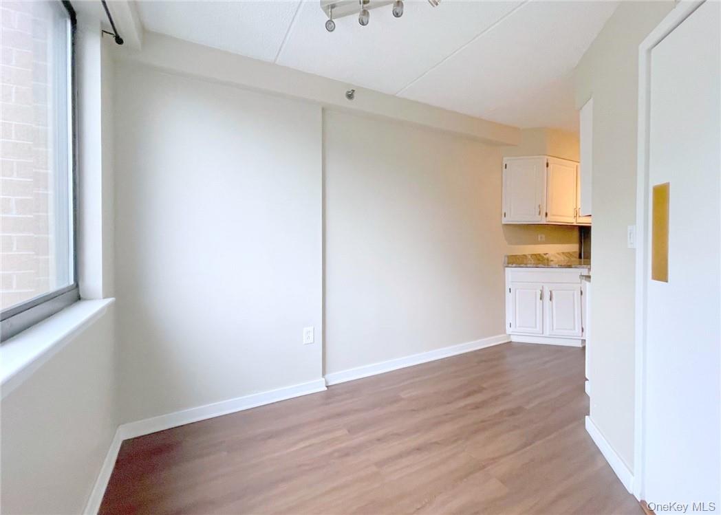 680 W Boston Post Road, Unit 3Q photo 11