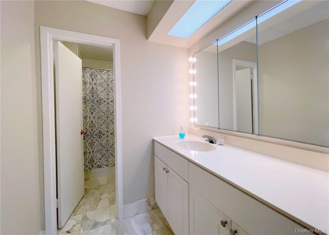 680 W Boston Post Road, Unit 3Q photo 18