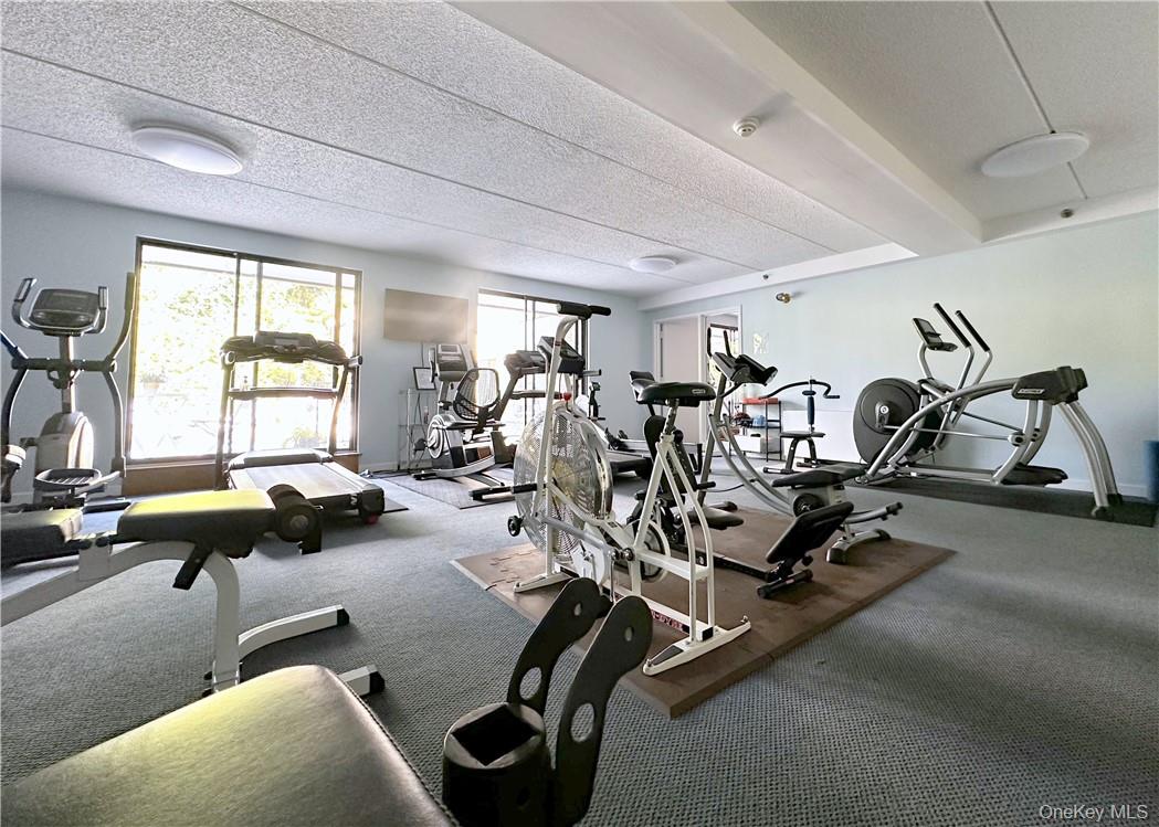 680 W Boston Post Road, Unit 3Q photo 4