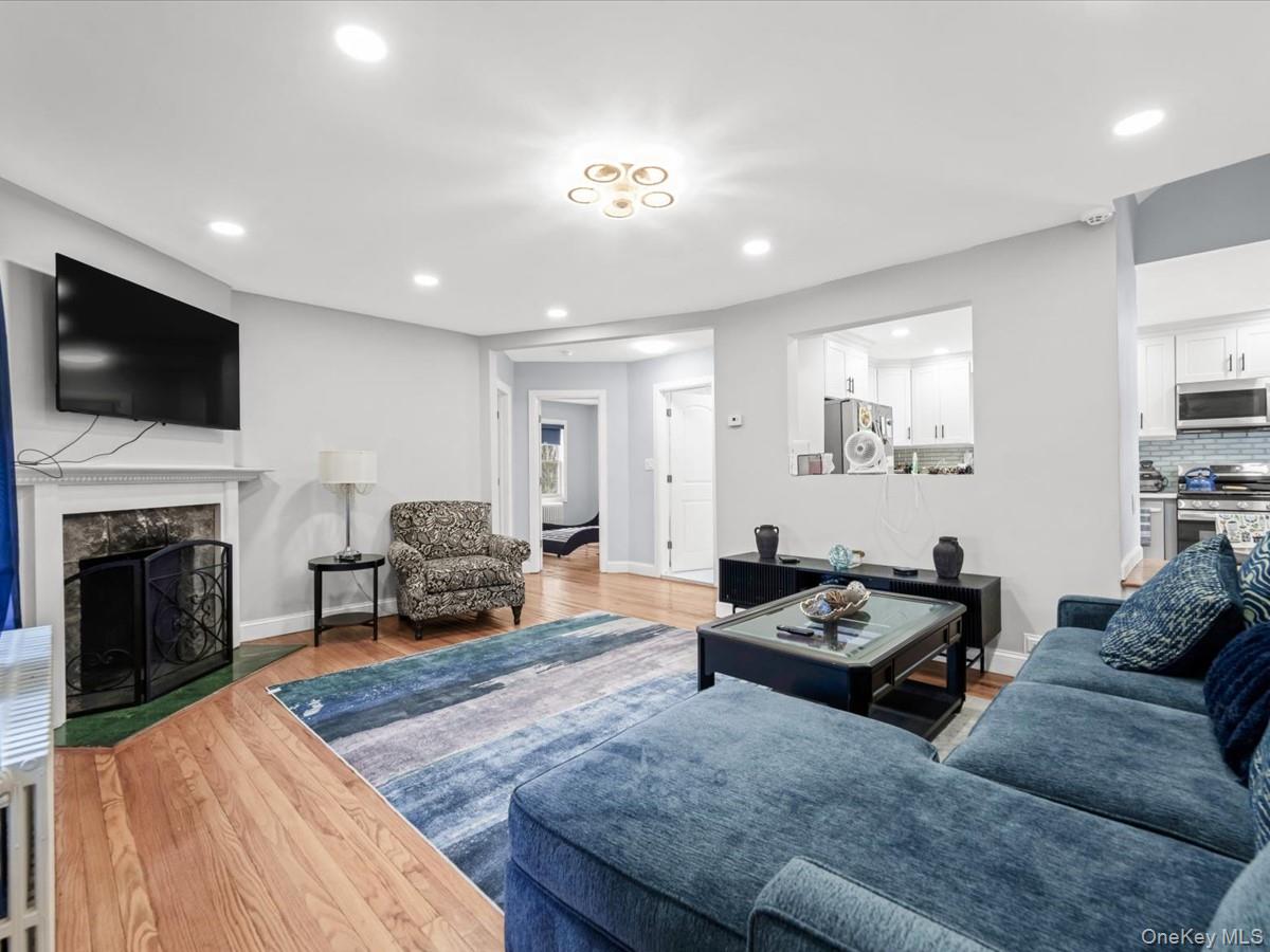596 Terrace Place – For Sale photo 3