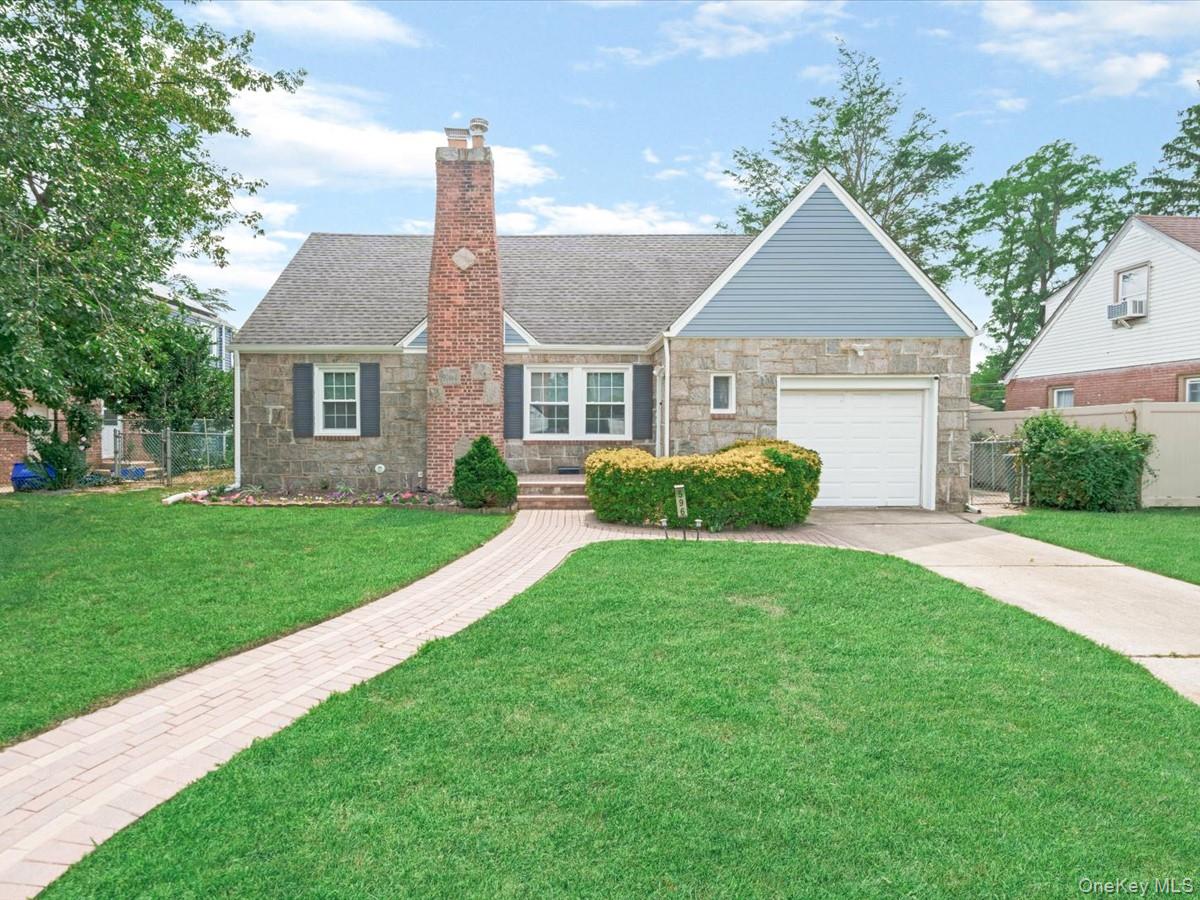 596 Terrace Place – For Sale