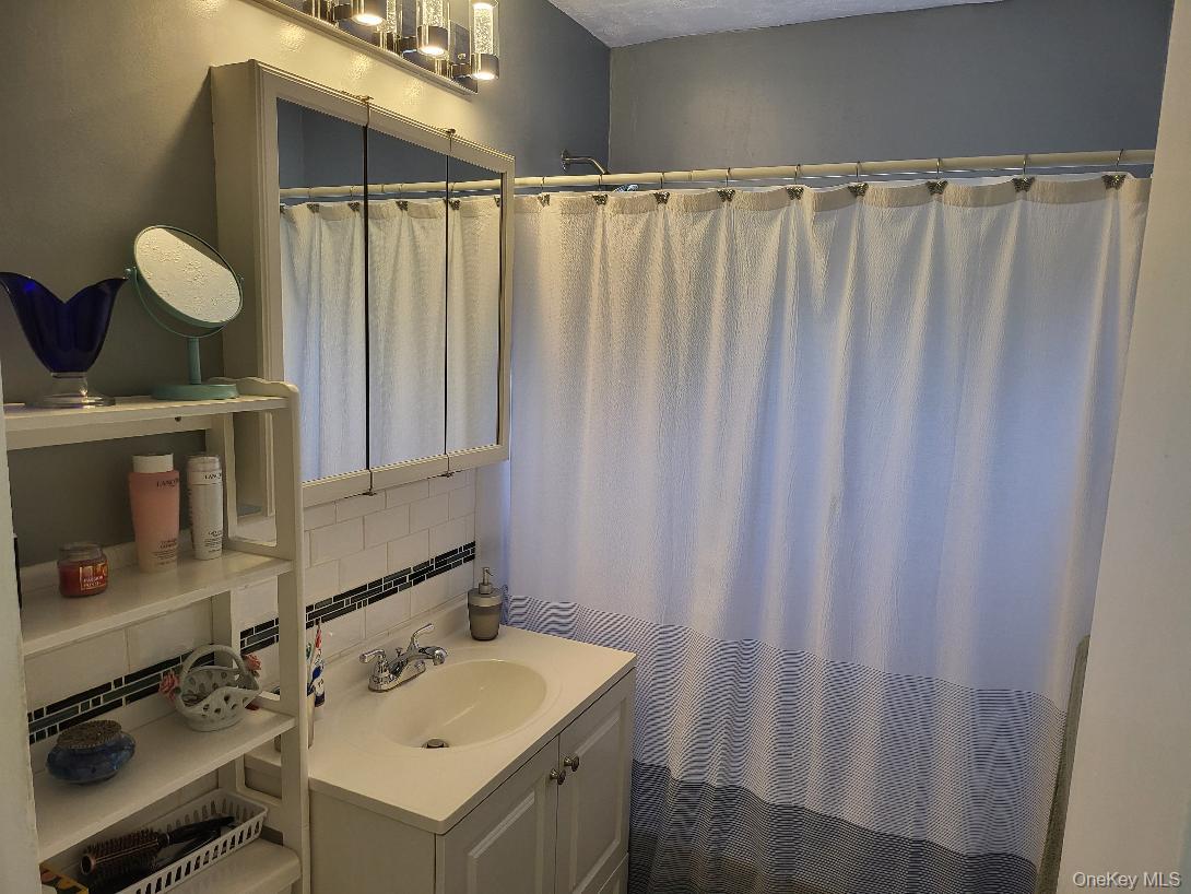 87-40 Francis Lewis  Blvd, Unit A65 photo 5
