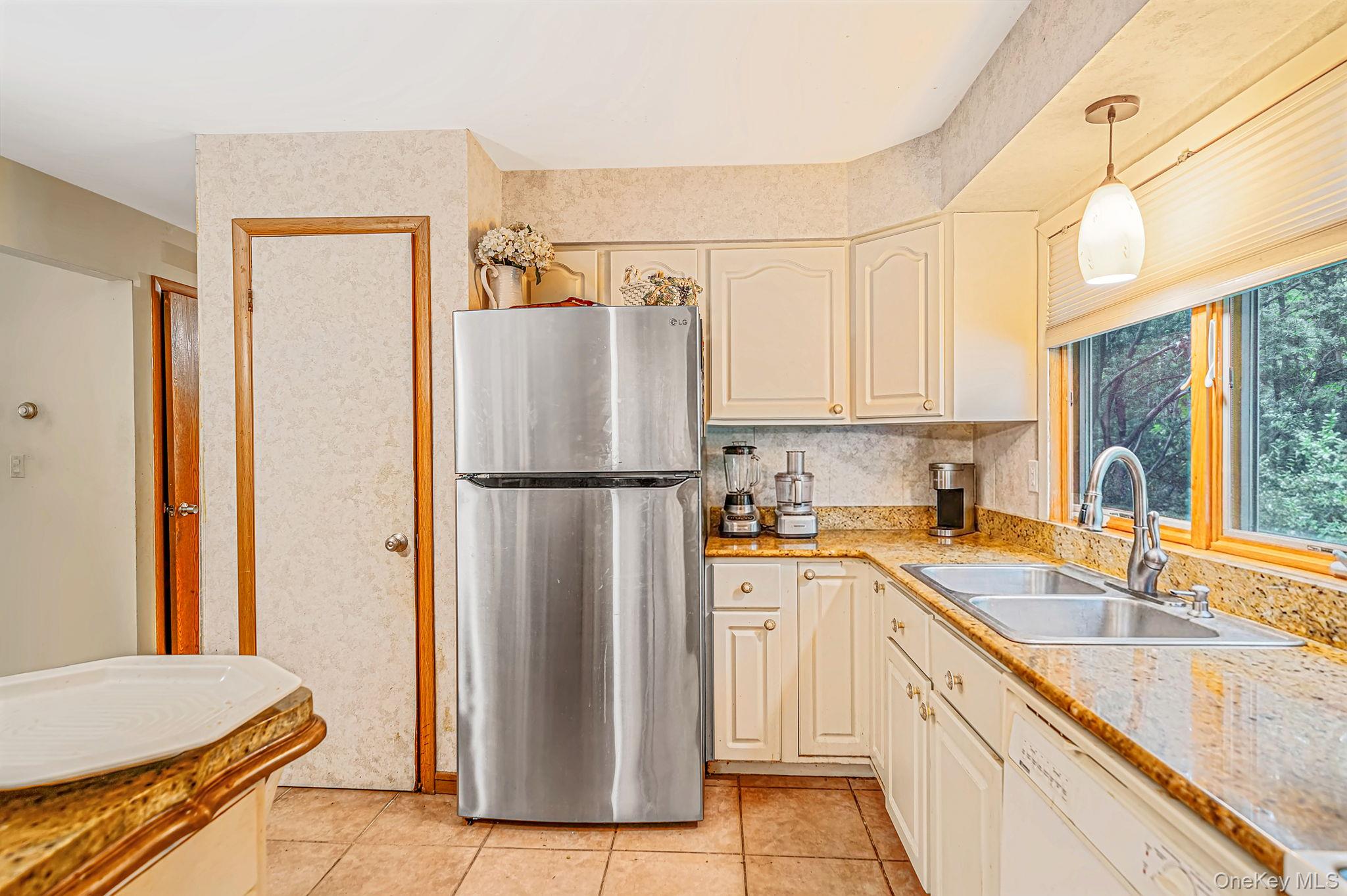 107 W Farm Drive – For Sale photo 11