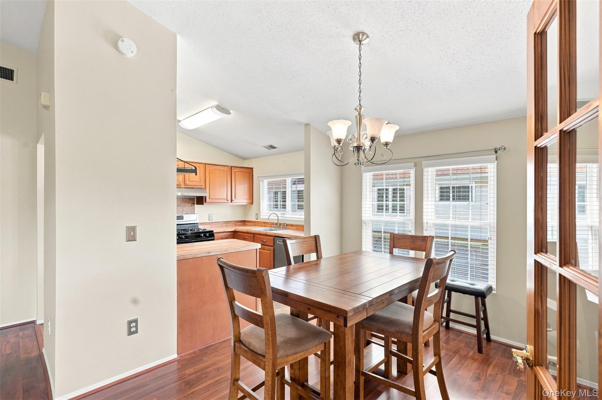 2124 Whispering Hills – For Sale photo 6