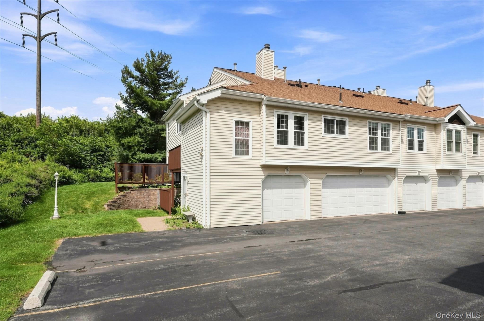 2124 Whispering Hills – For Sale