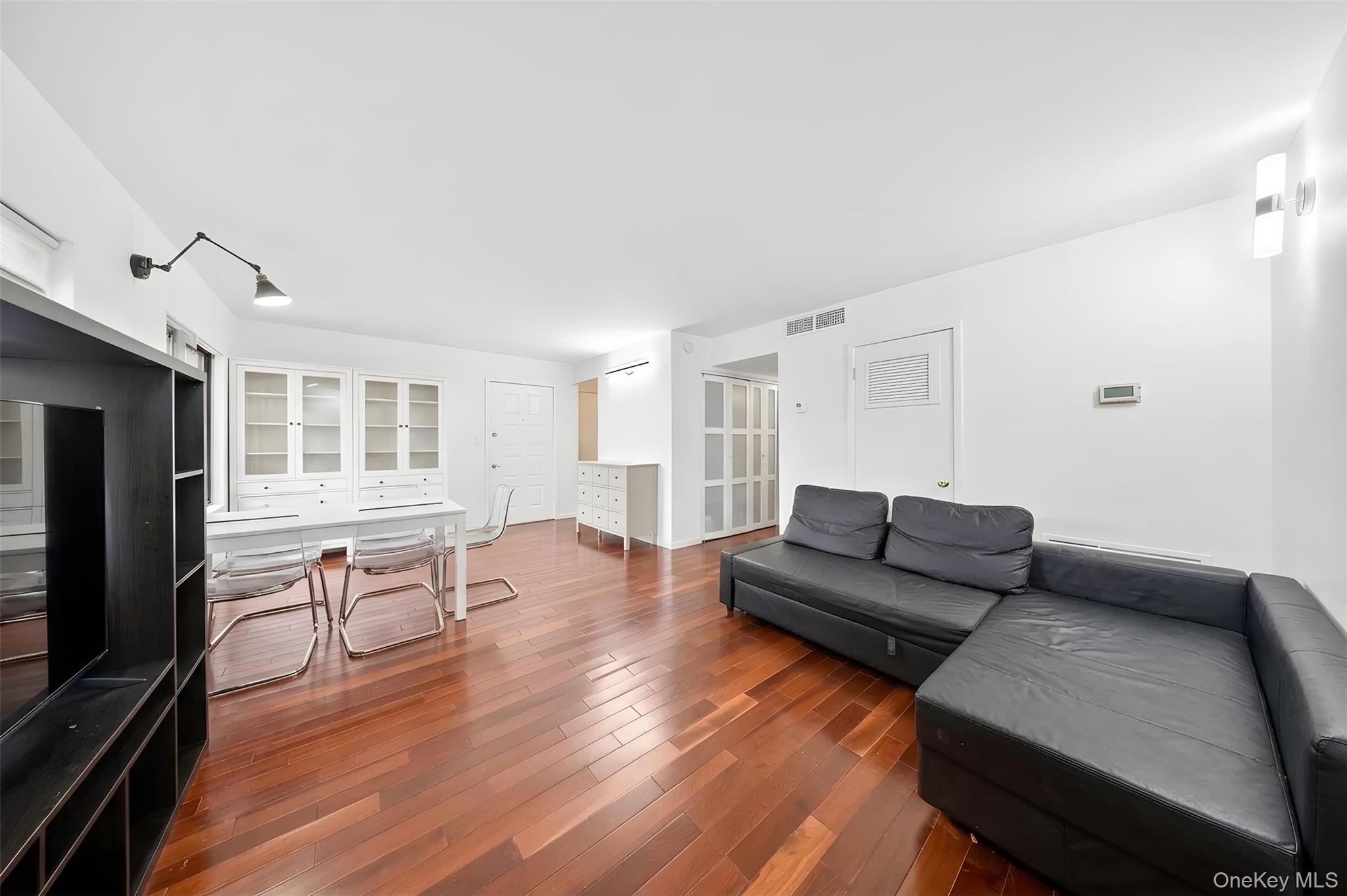 550 115th Street, Unit 550D photo 2