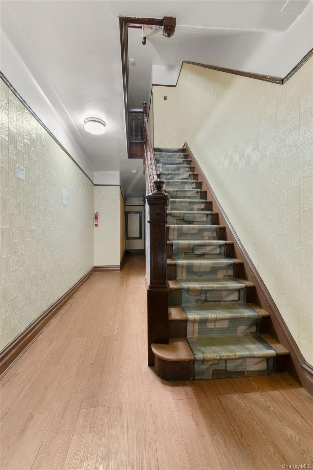 1822 Putnam Avenue – For Sale photo 2