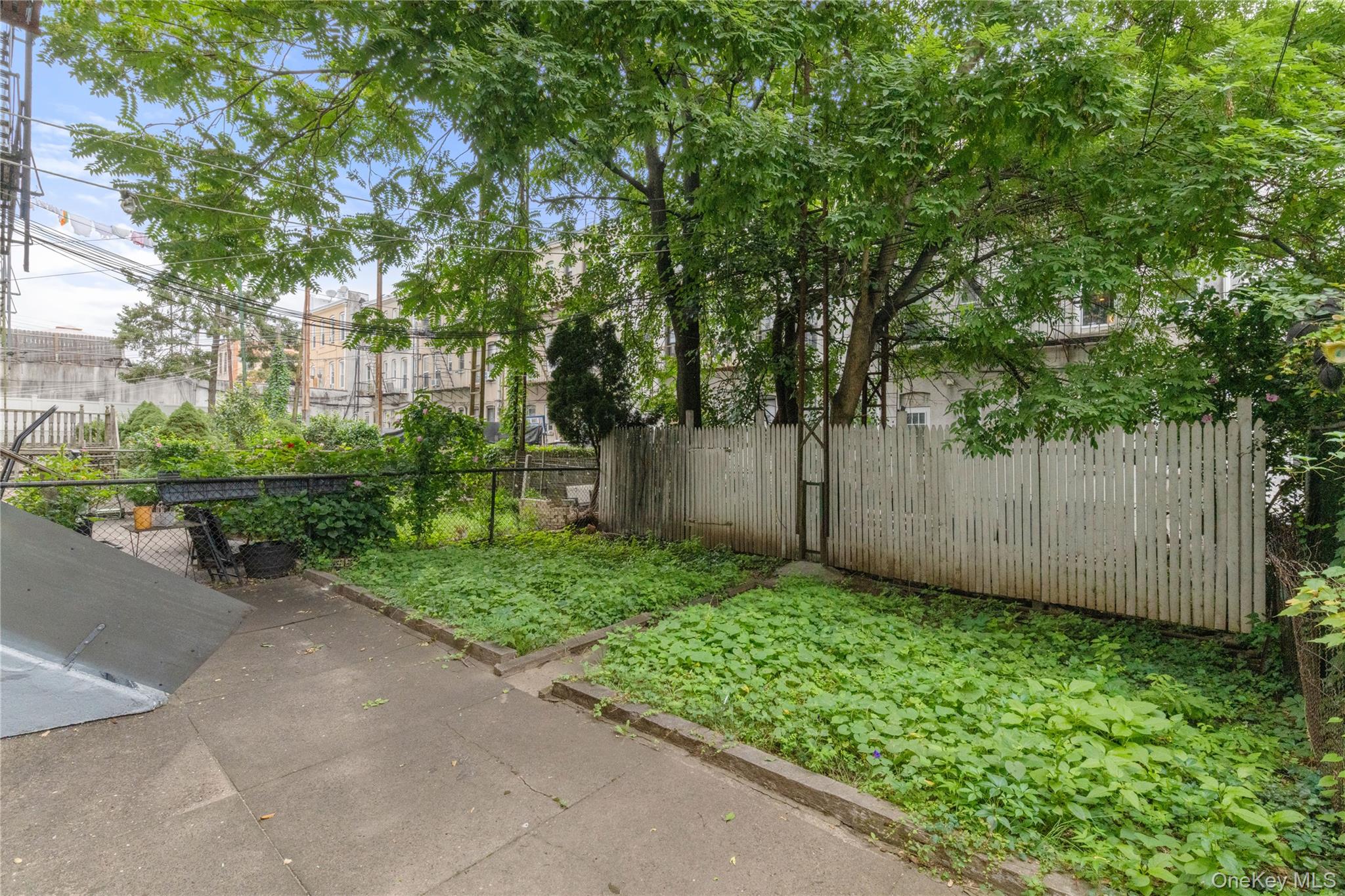 1822 Putnam Avenue – For Sale photo 11
