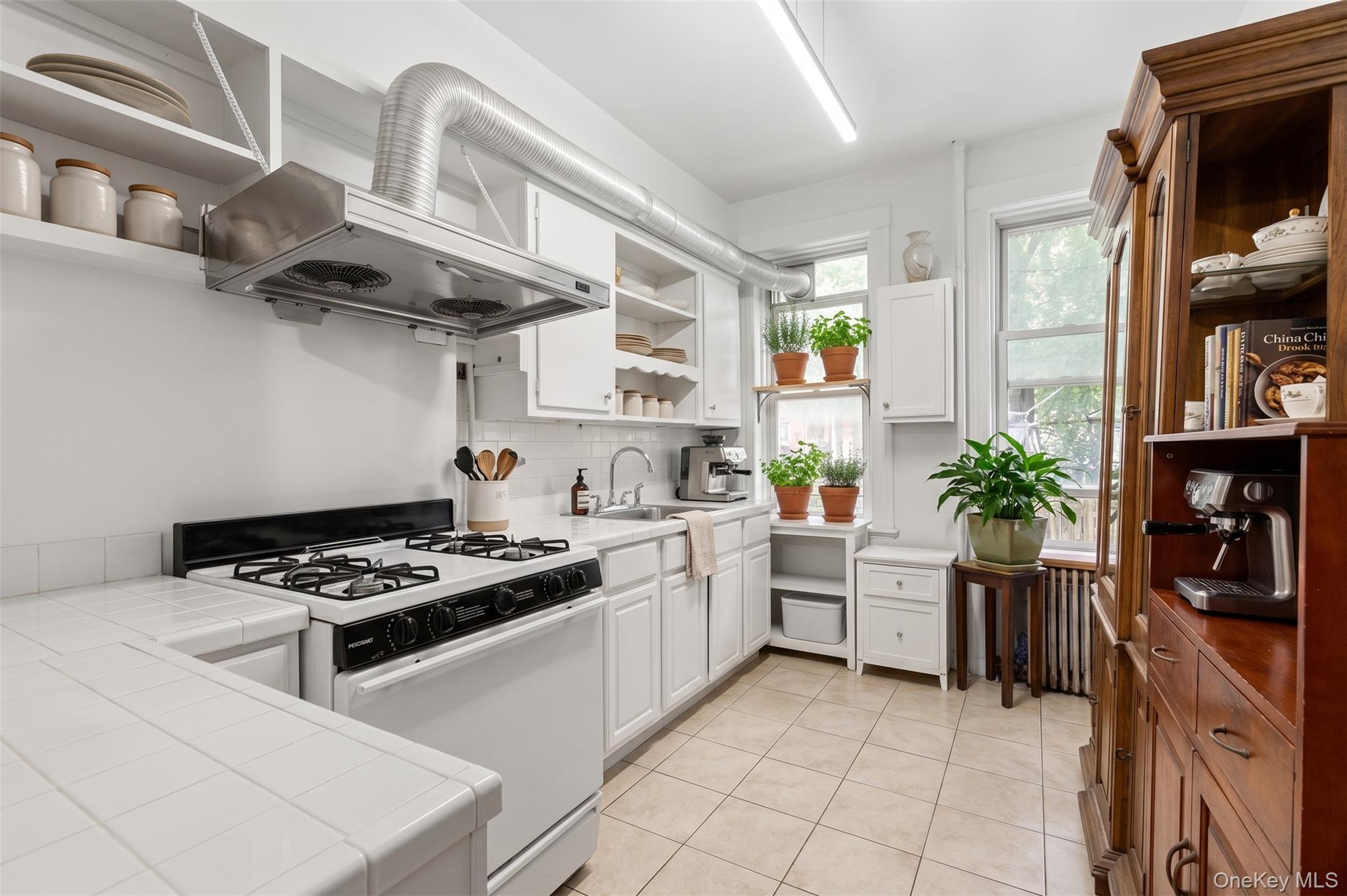 1822 Putnam Avenue – For Sale photo 3