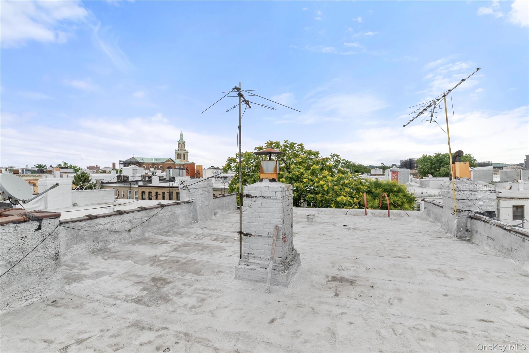 1822 Putnam Avenue – For Sale photo 17