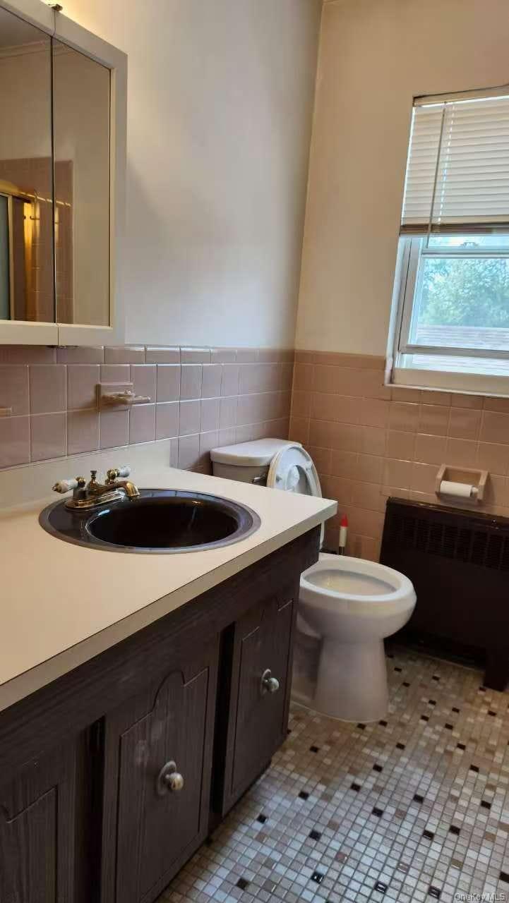 18-08 Murray St  2fl – For Rent