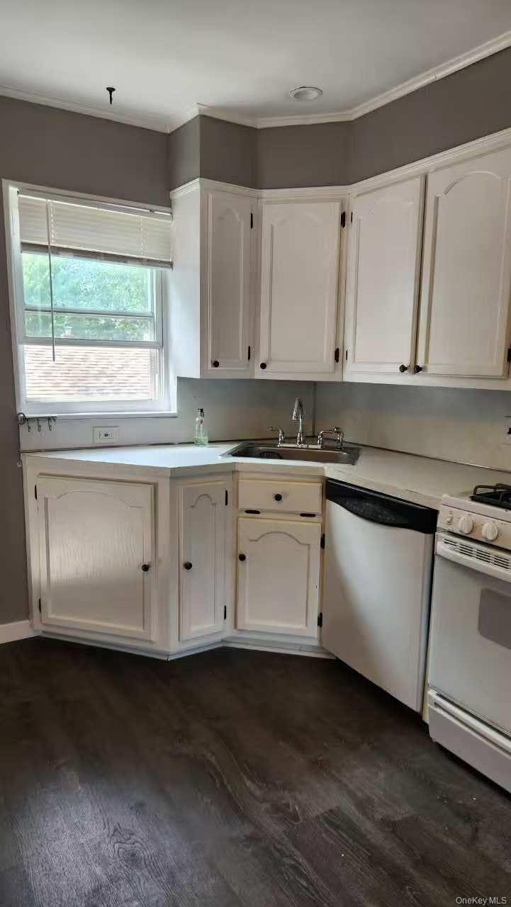 18-08 Murray St  2fl – For Rent photo 7