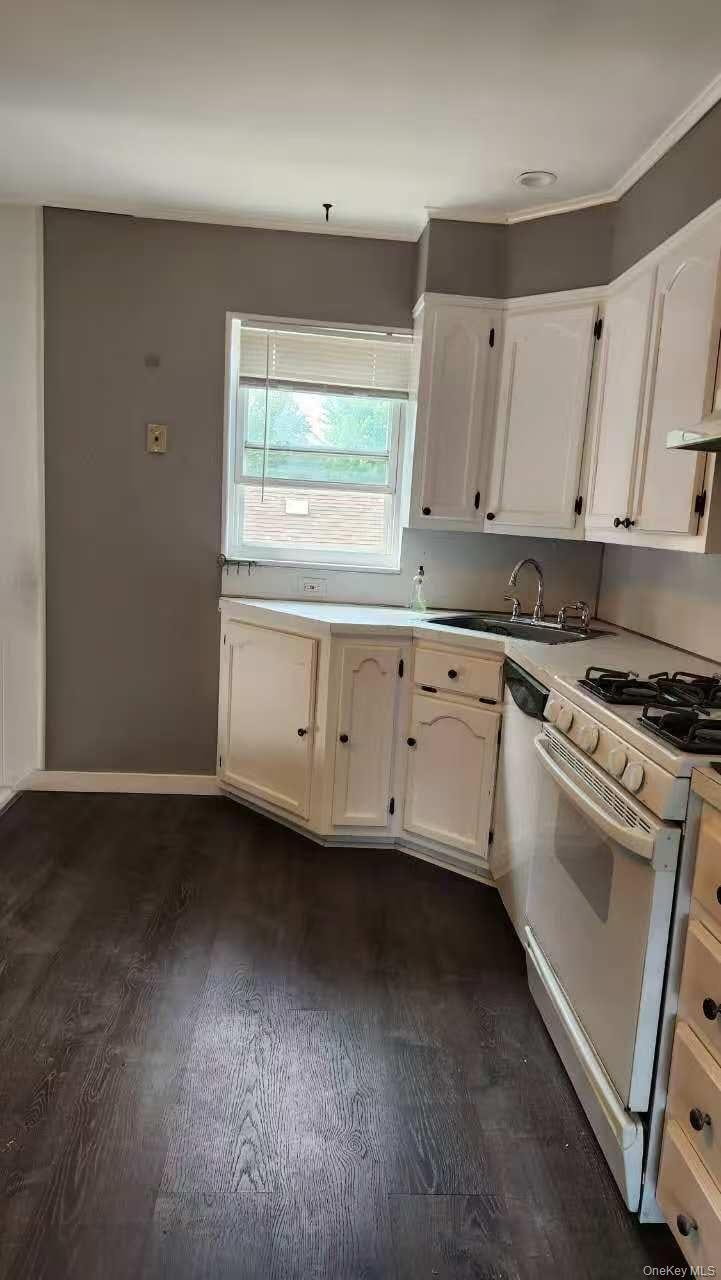 18-08 Murray St  2fl – For Rent photo 9