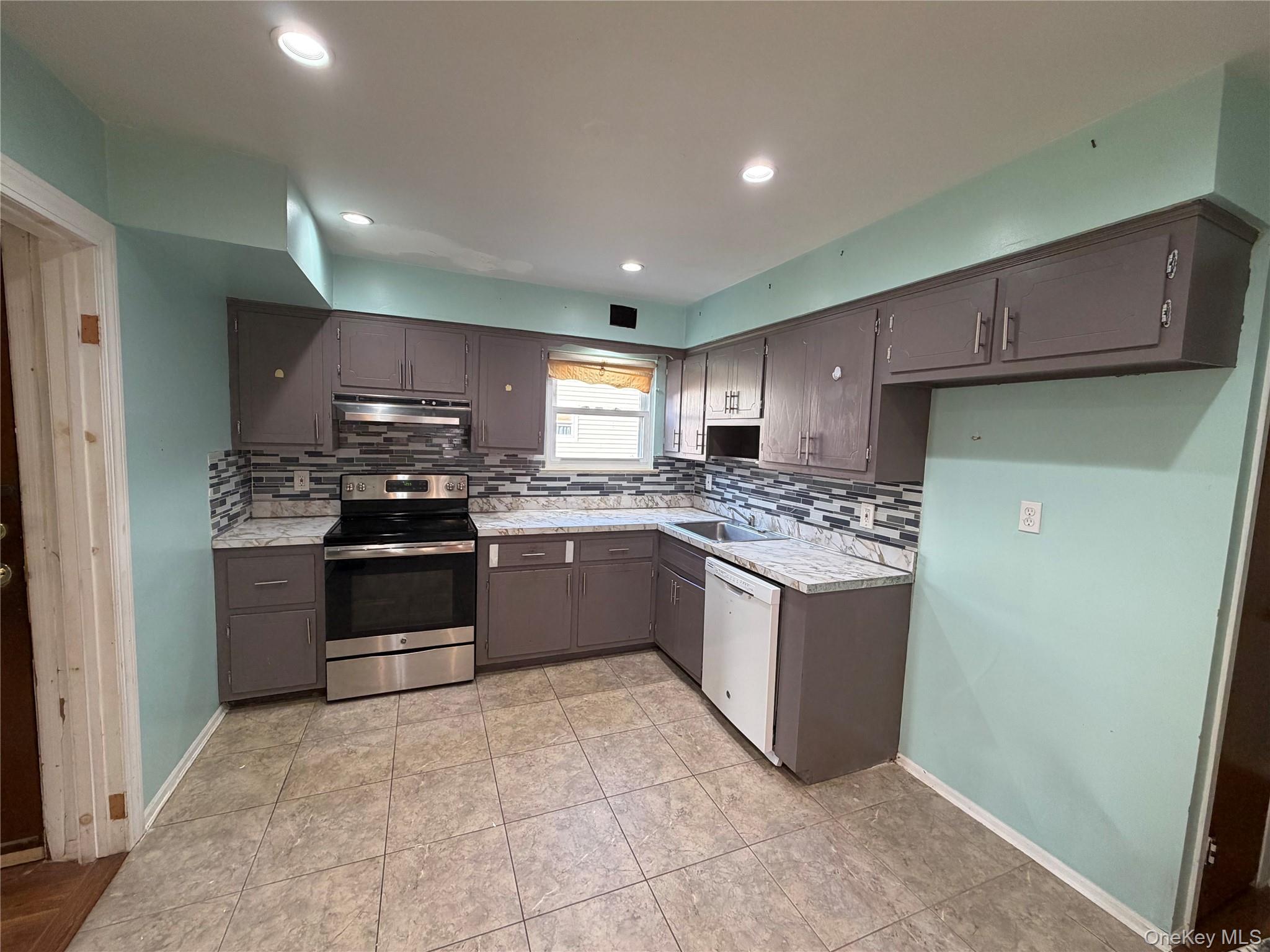 2829 Elm Street – For Sale photo 4