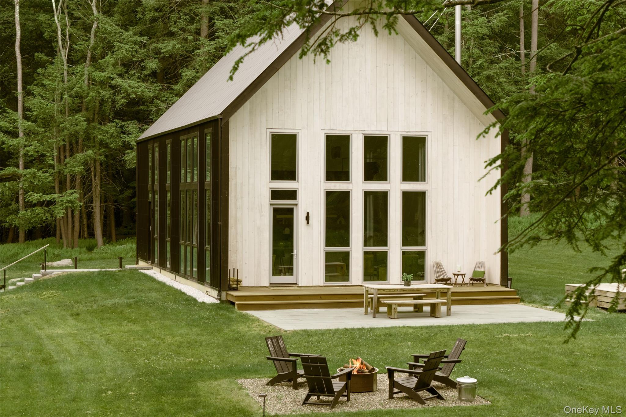 596 Perry Road – For Sale