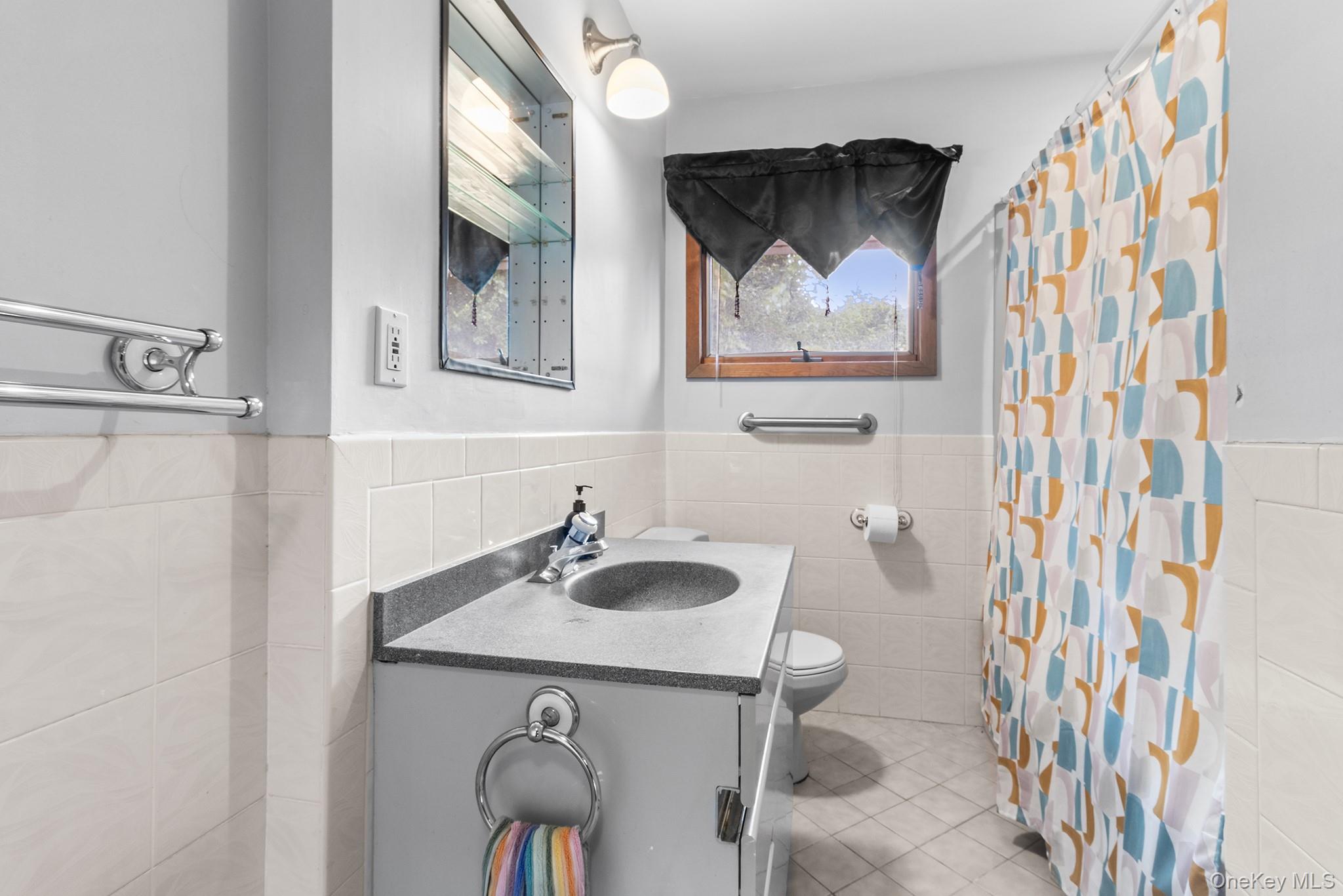 2075 Alan Drive – For Sale photo 16