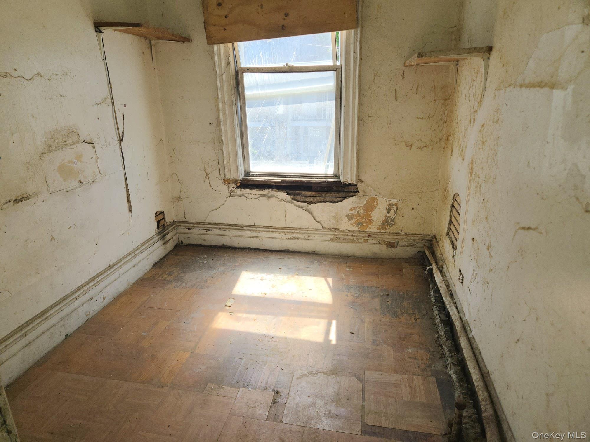 633 Baker Avenue – For Sale photo 20