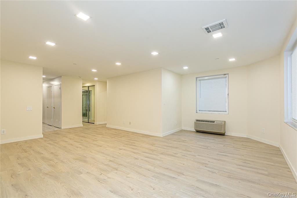 100 Great Neck Road, Unit 1A photo 2