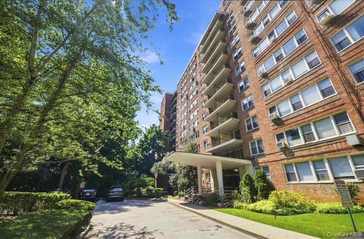 4525 Henry Hudson Parkway W, Unit B1212 photo 2