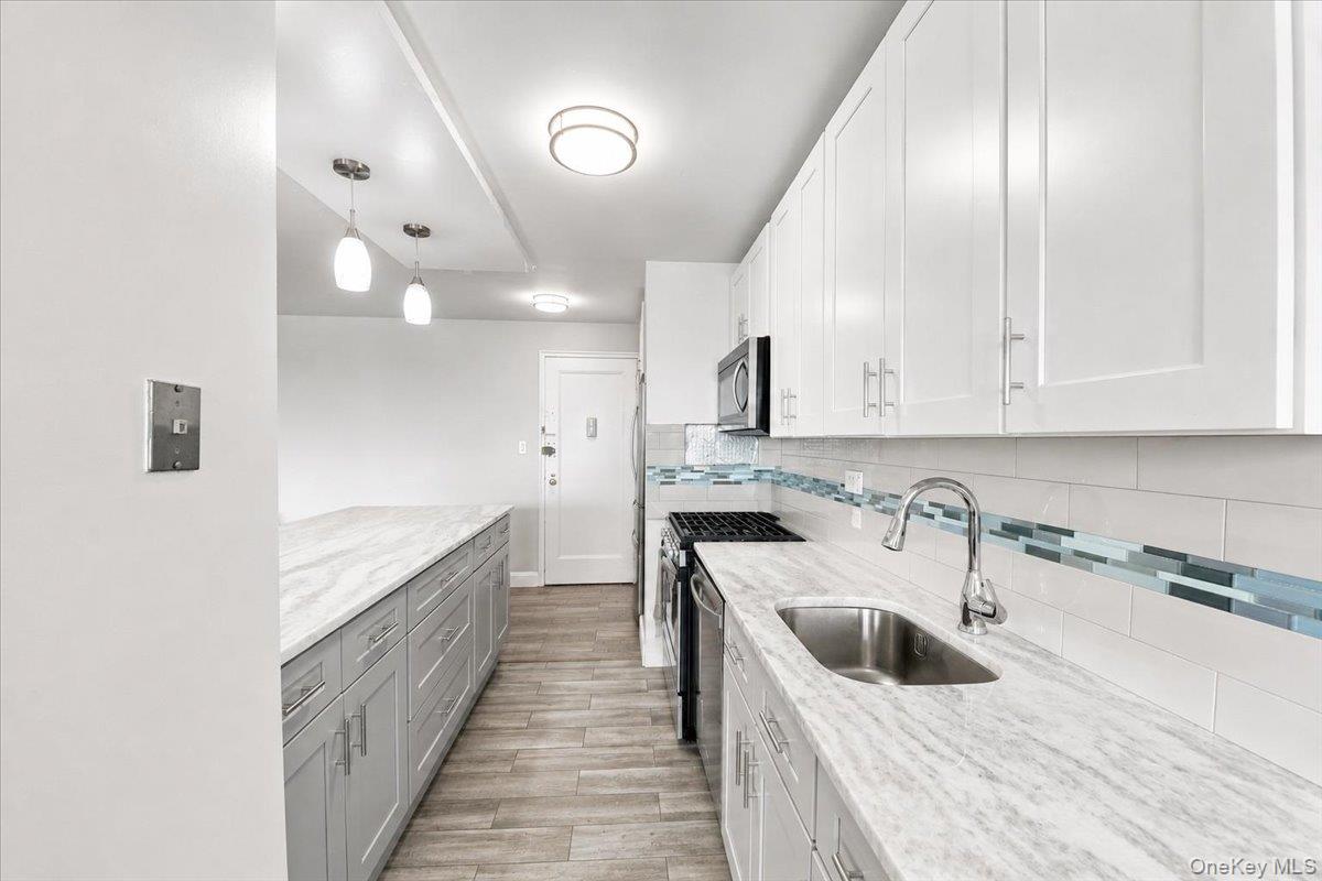 4525 Henry Hudson Parkway W, Unit B1212 photo 6