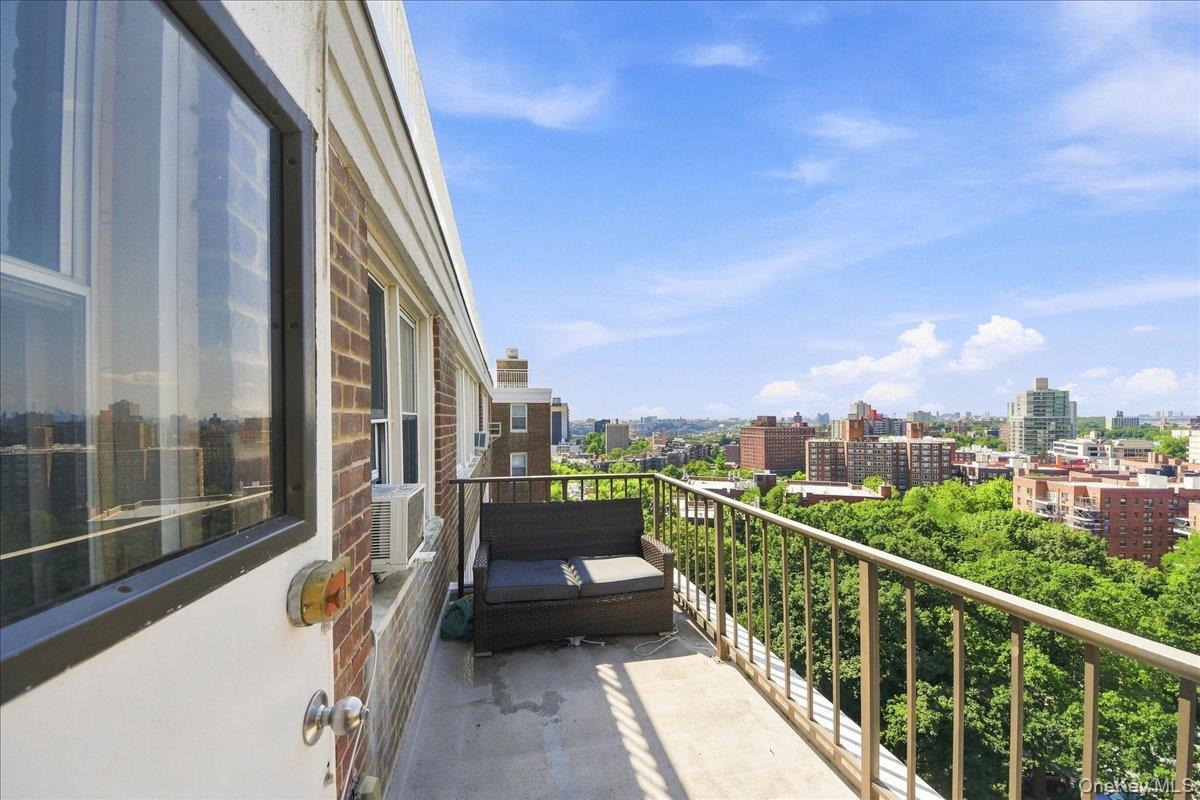 4525 Henry Hudson Parkway W, Unit B1212 photo 11