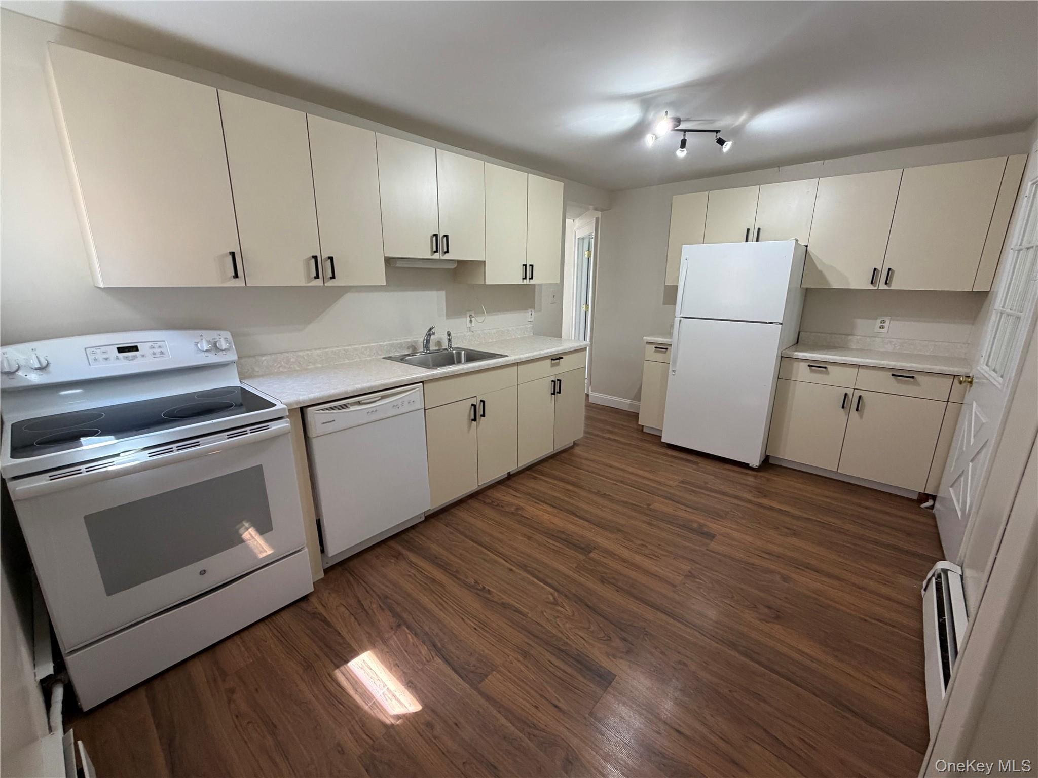 29 Delano Street, Unit 2 photo 11
