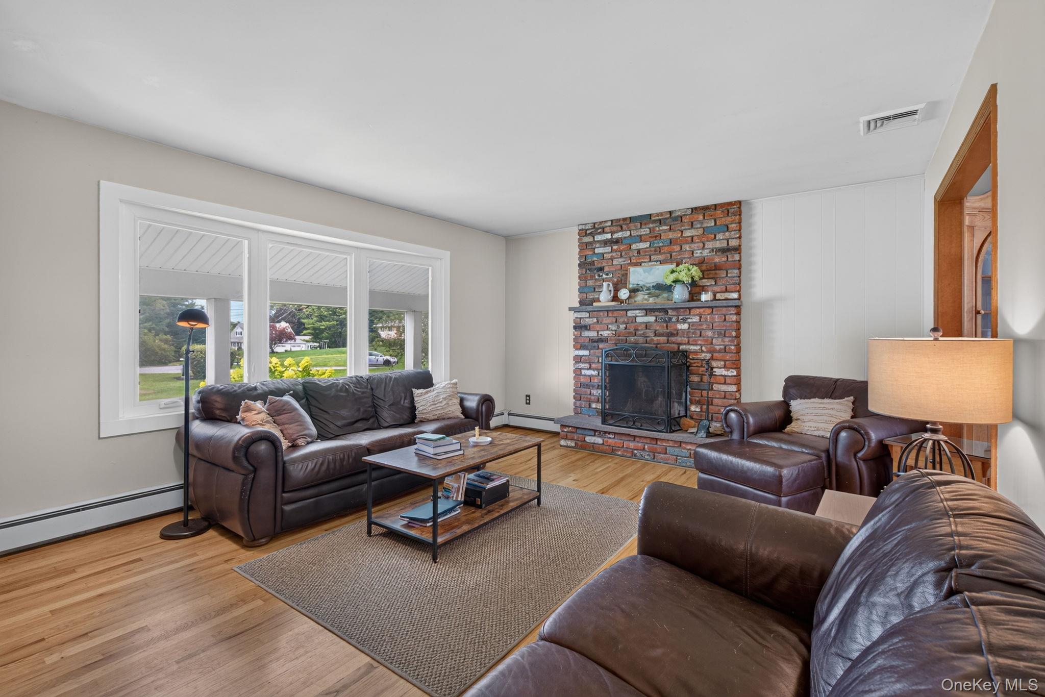 9 Debra Hill Road – For Sale photo 3