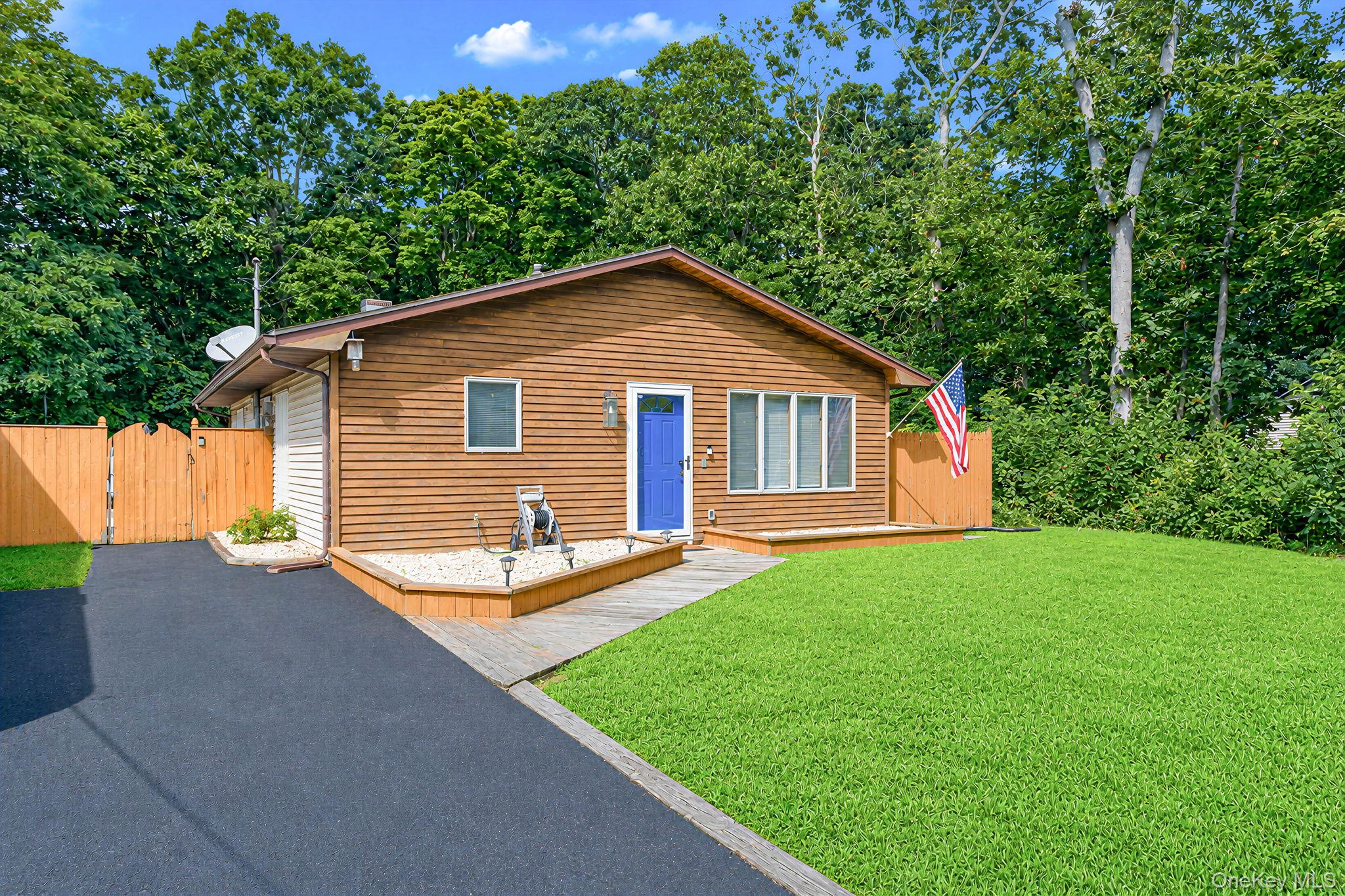 43 Wavecrest Drive – For Sale photo 2