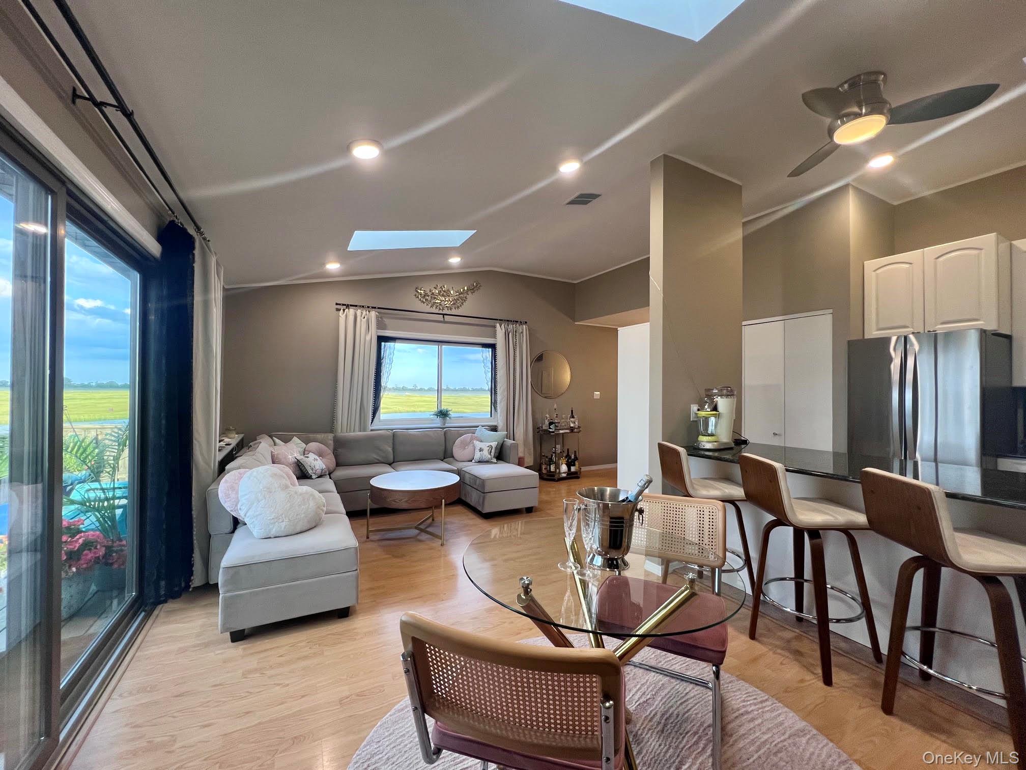 1 Anchorage Way, Unit 702 photo 4