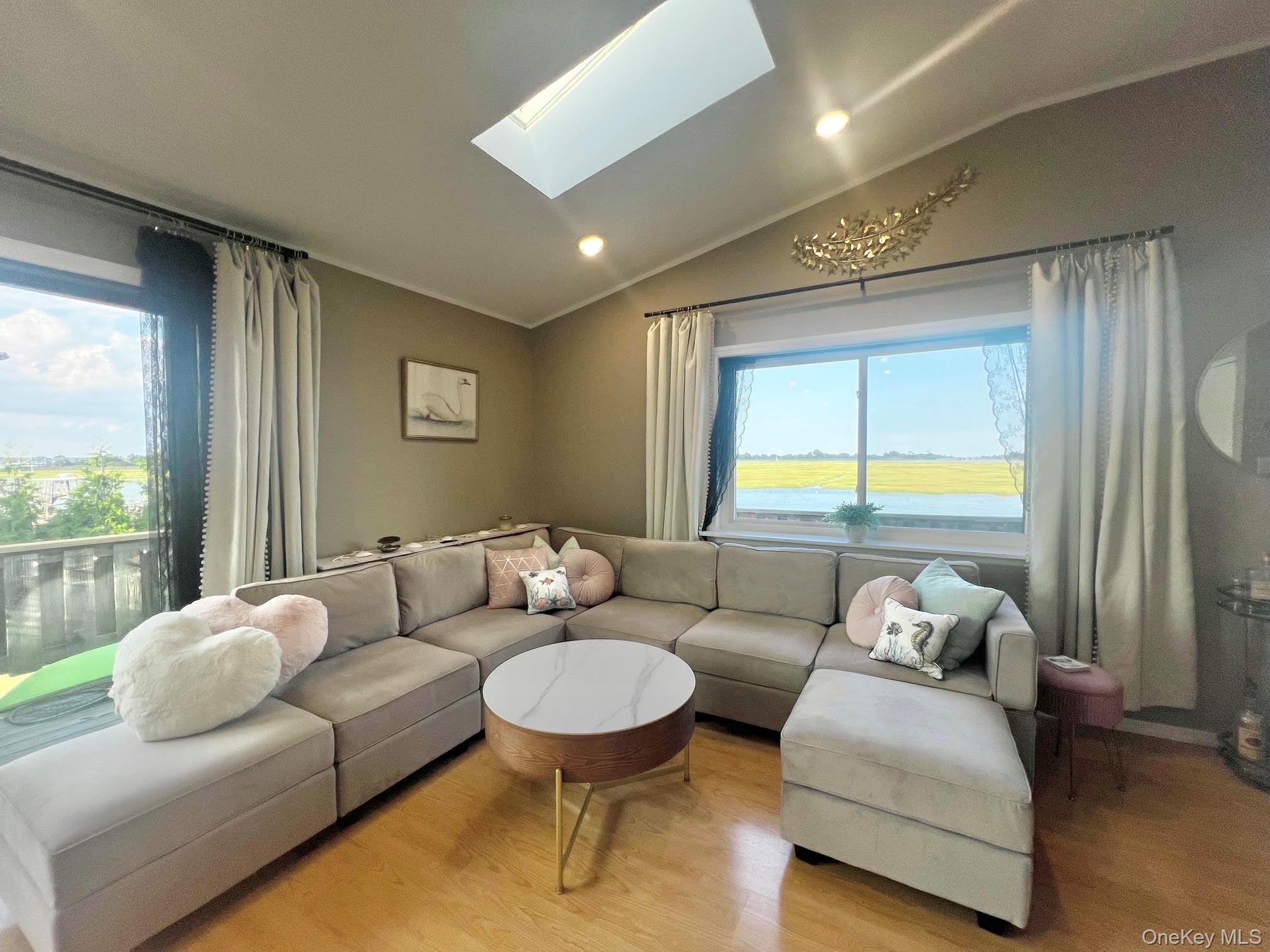 1 Anchorage Way, Unit 702 photo 3