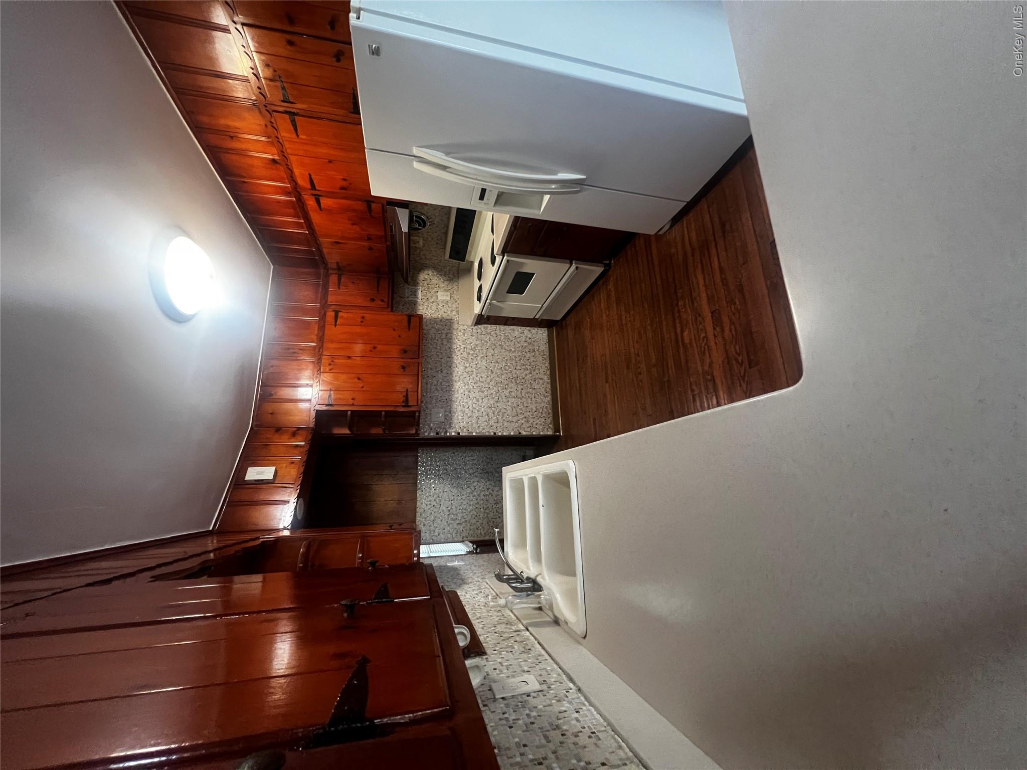 29 Lake Street – For Rent photo 3