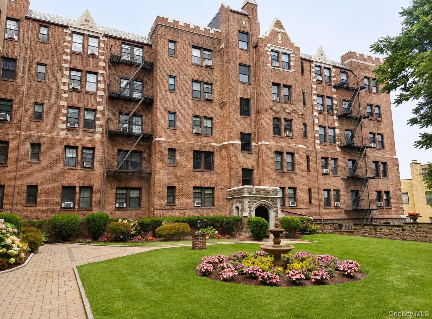 23 Old Mamaroneck Road, Unit 1R