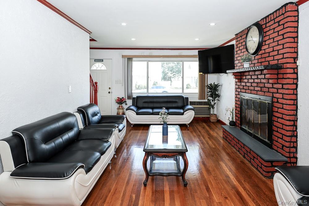 1491 Clay Street – For Sale photo 3